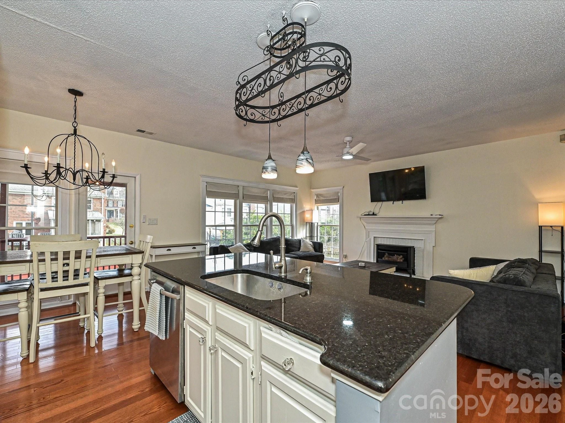 9027 Tayside Court - Photo 14