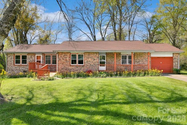 17 Resada Drive, Brevard, NC, 28712