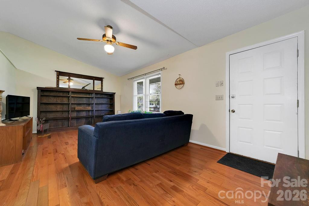 17 Resada Drive - Photo 4