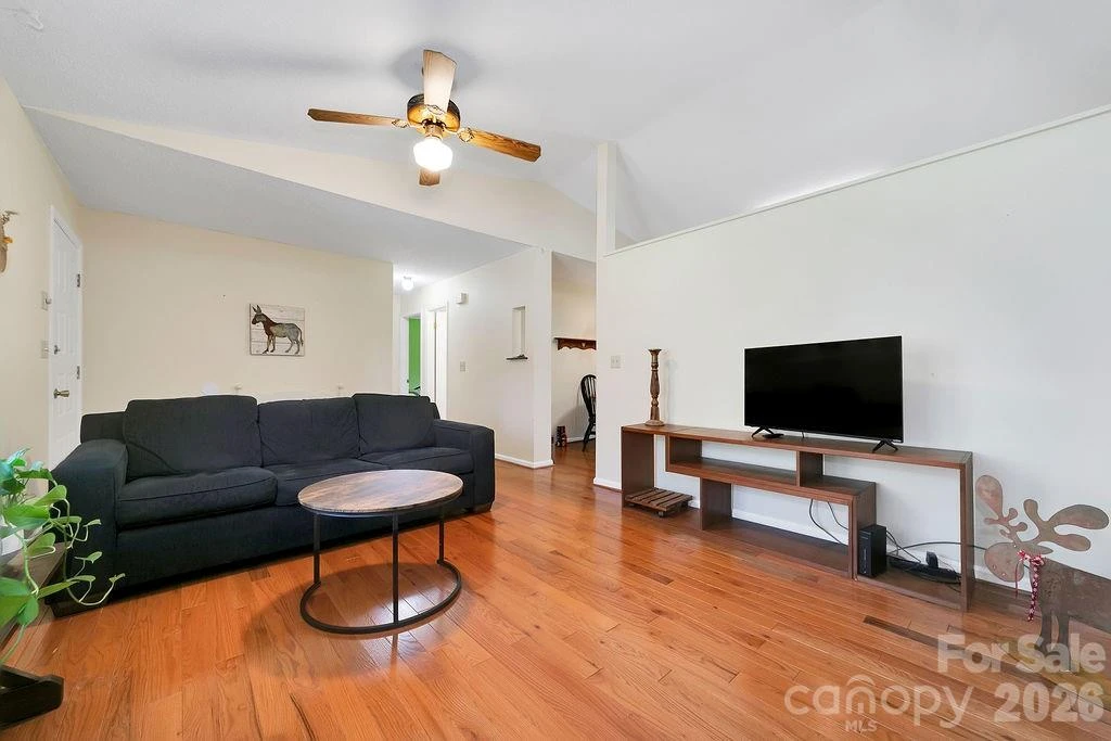 17 Resada Drive - Photo 5