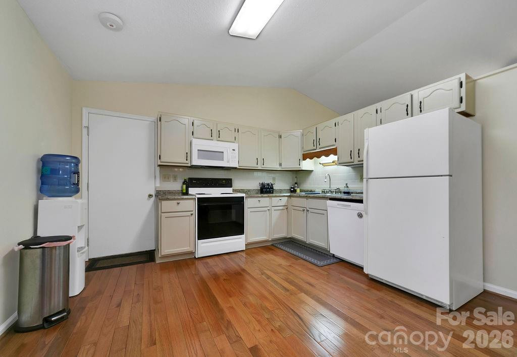 17 Resada Drive - Photo 8