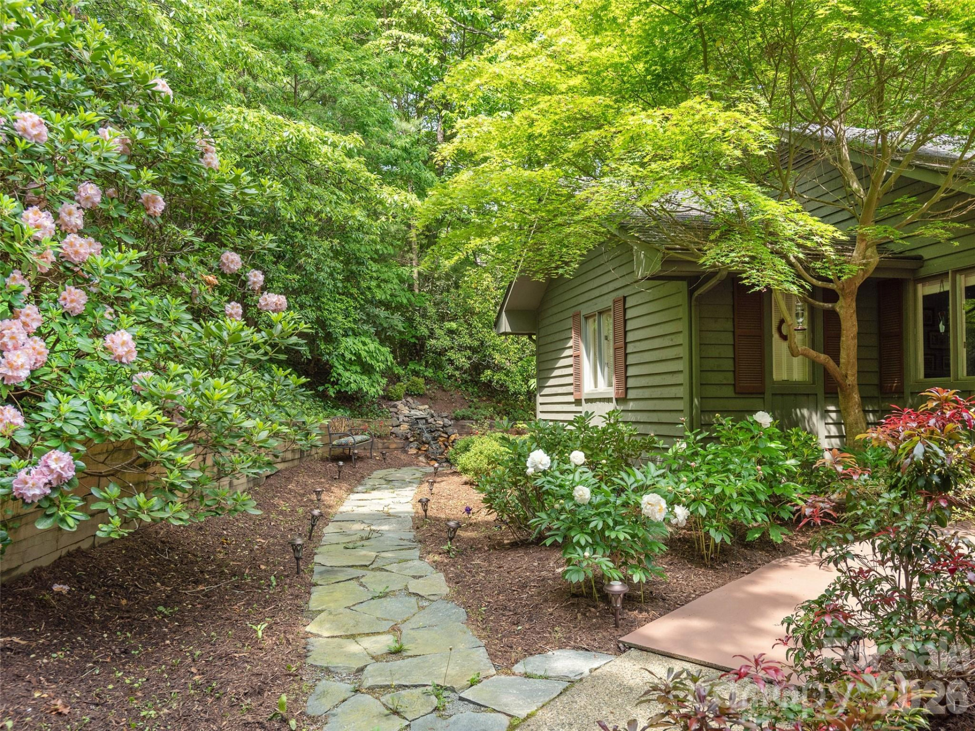 204 Greenleaf Drive - Photo 2