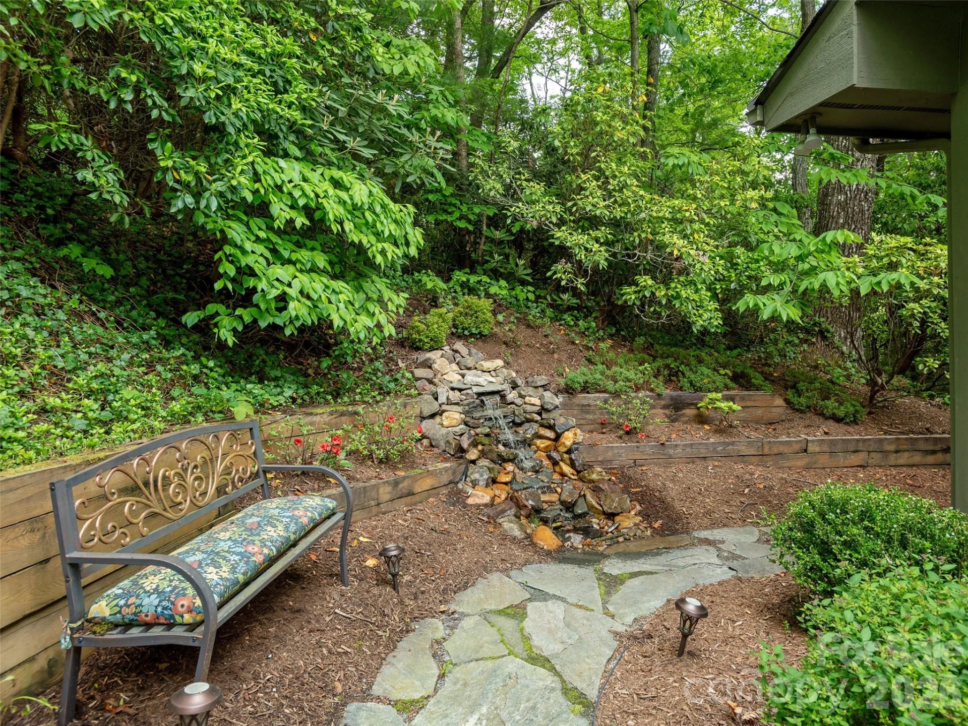 204 Greenleaf Drive - Photo 3