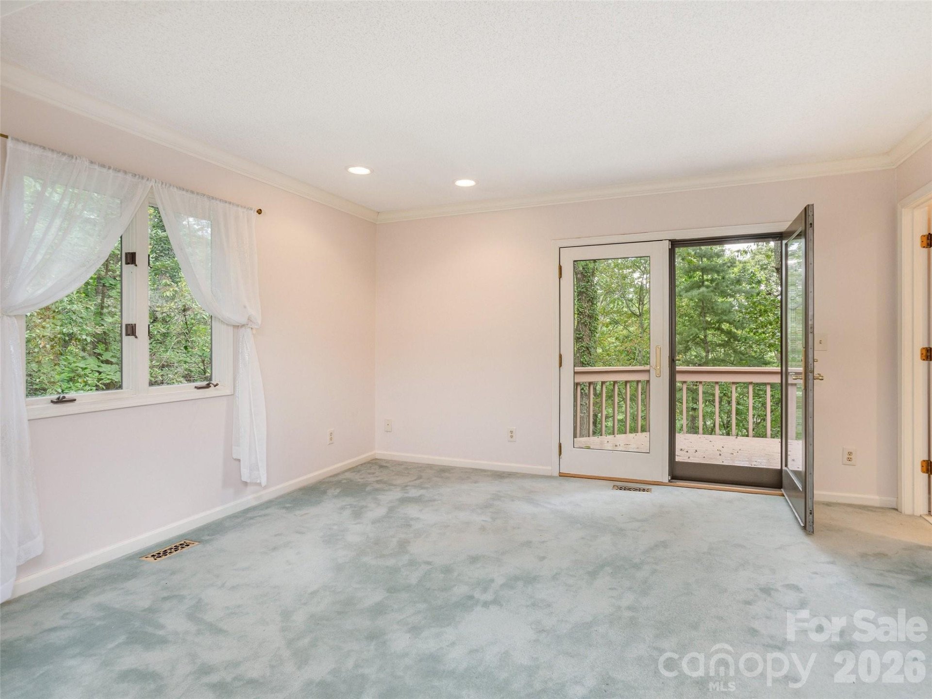 204 Greenleaf Drive - Photo 28