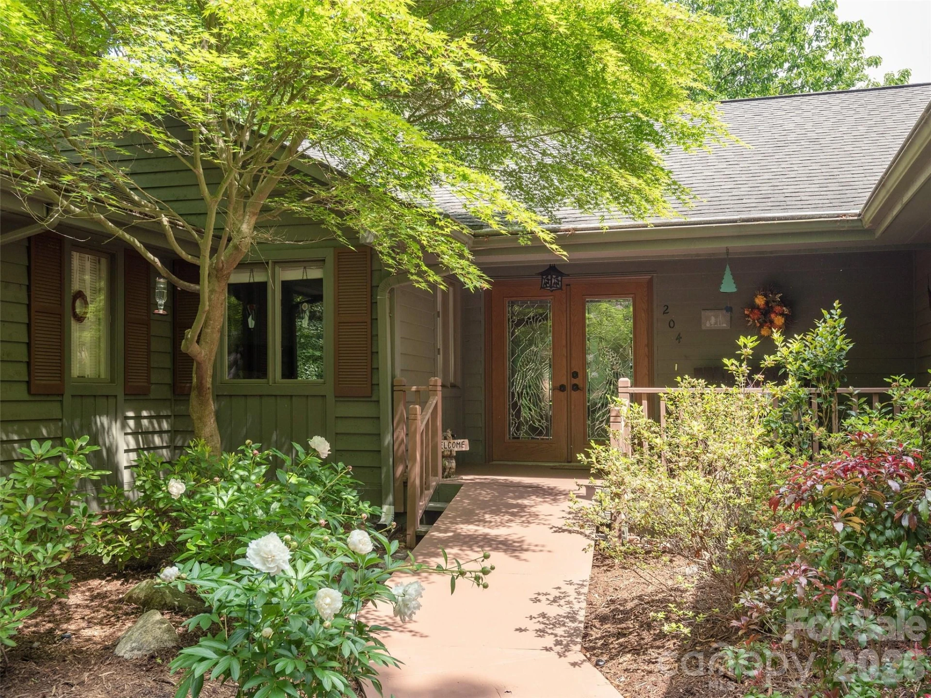 204 Greenleaf Drive - Photo 6