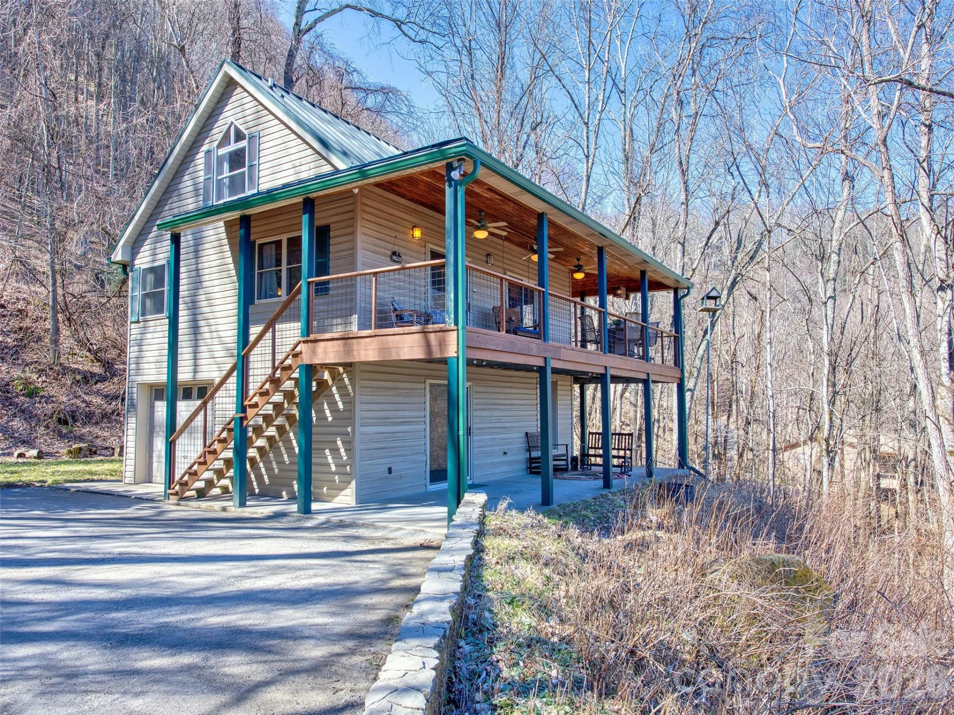 1463 Apple Creek Road - Photo 2