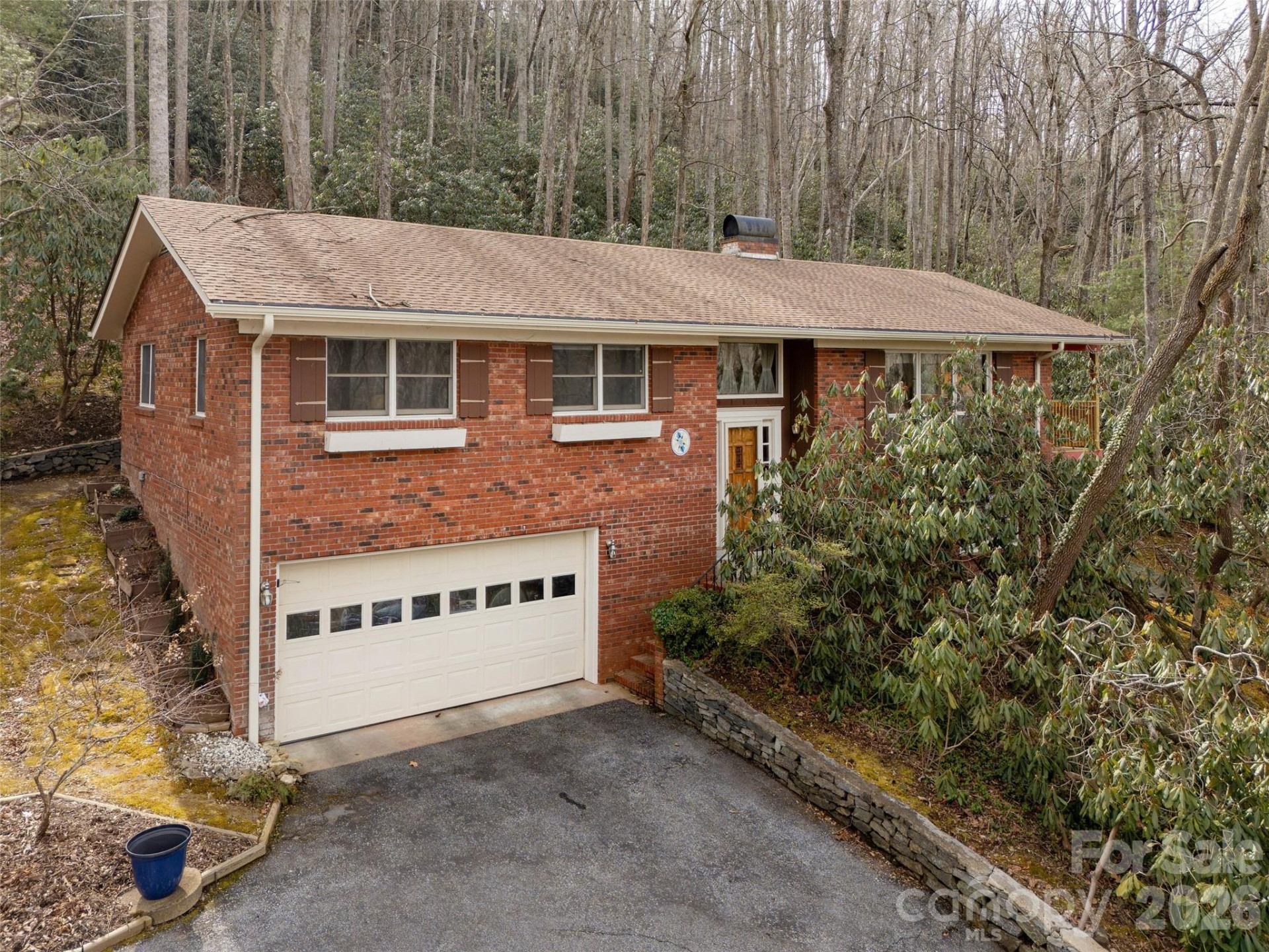 227 Sky Lake Drive - Photo 2