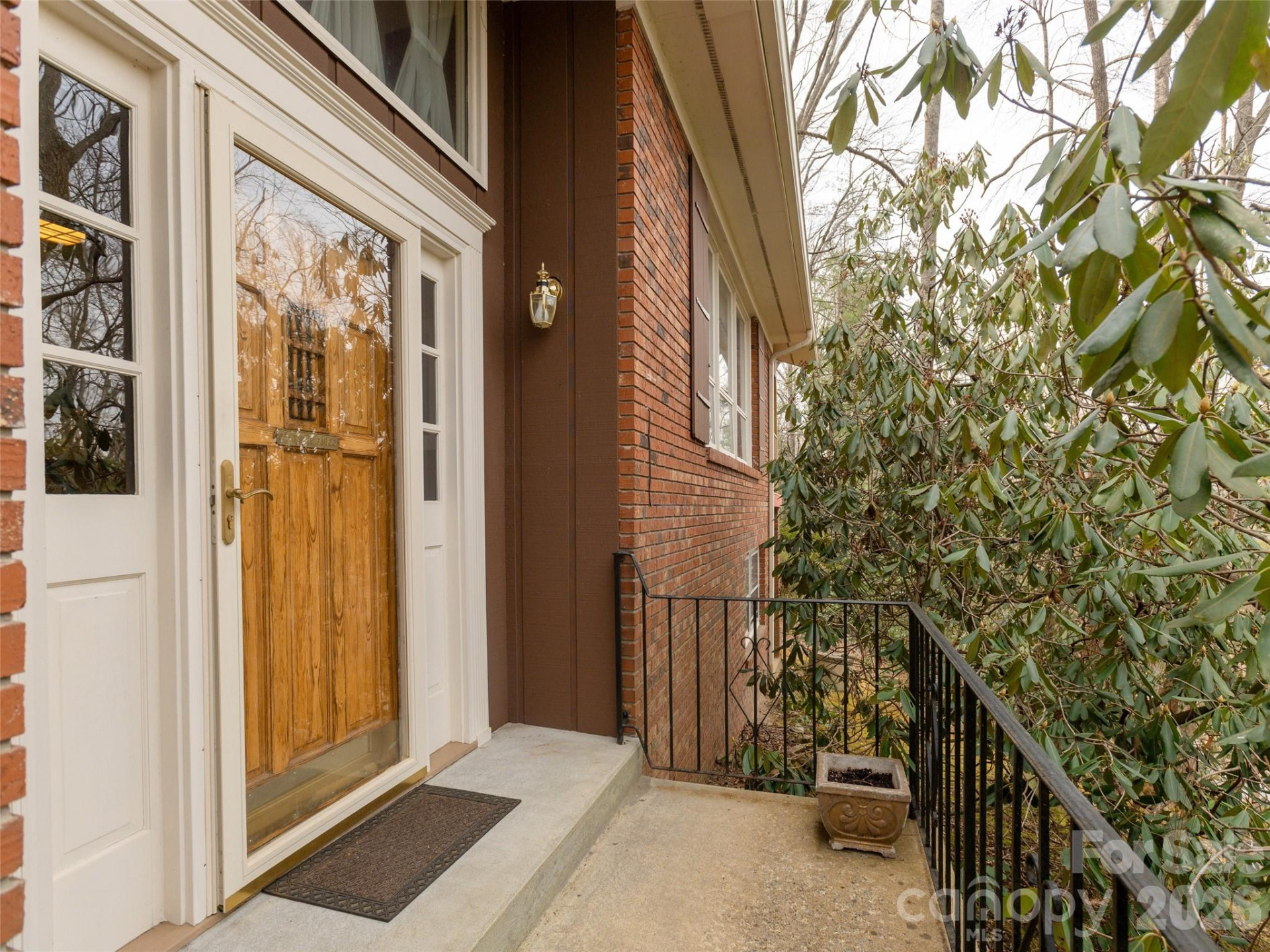 227 Sky Lake Drive - Photo 3