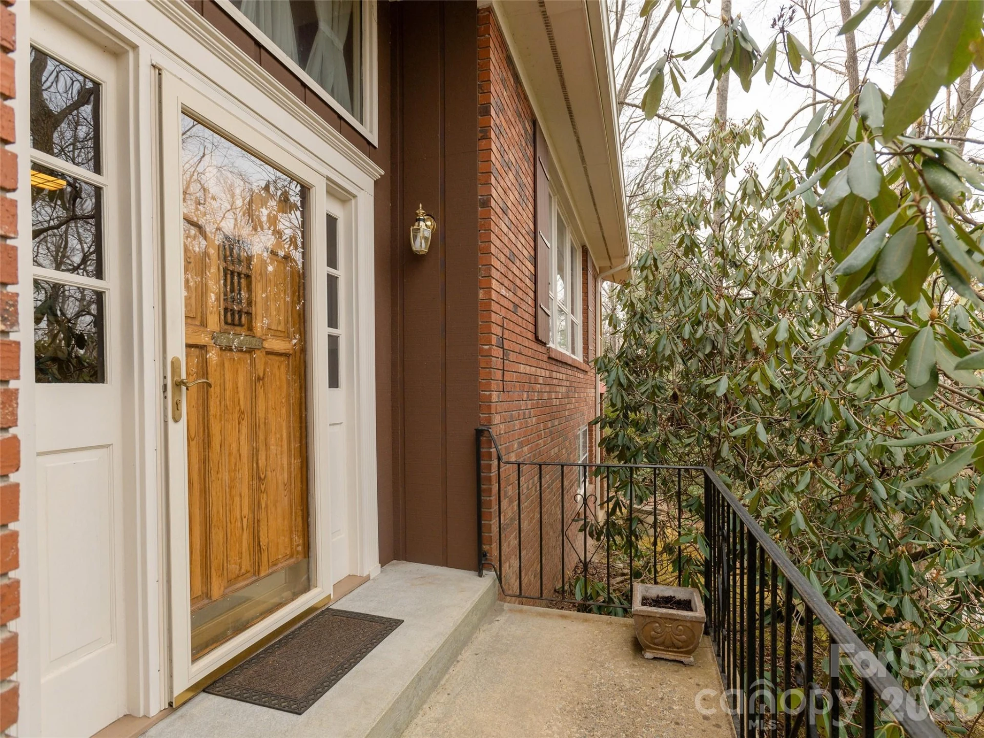 227 Sky Lake Drive - Photo 3