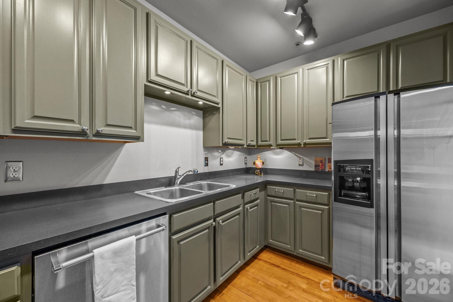 84 Walnut Street #405 - Photo 21