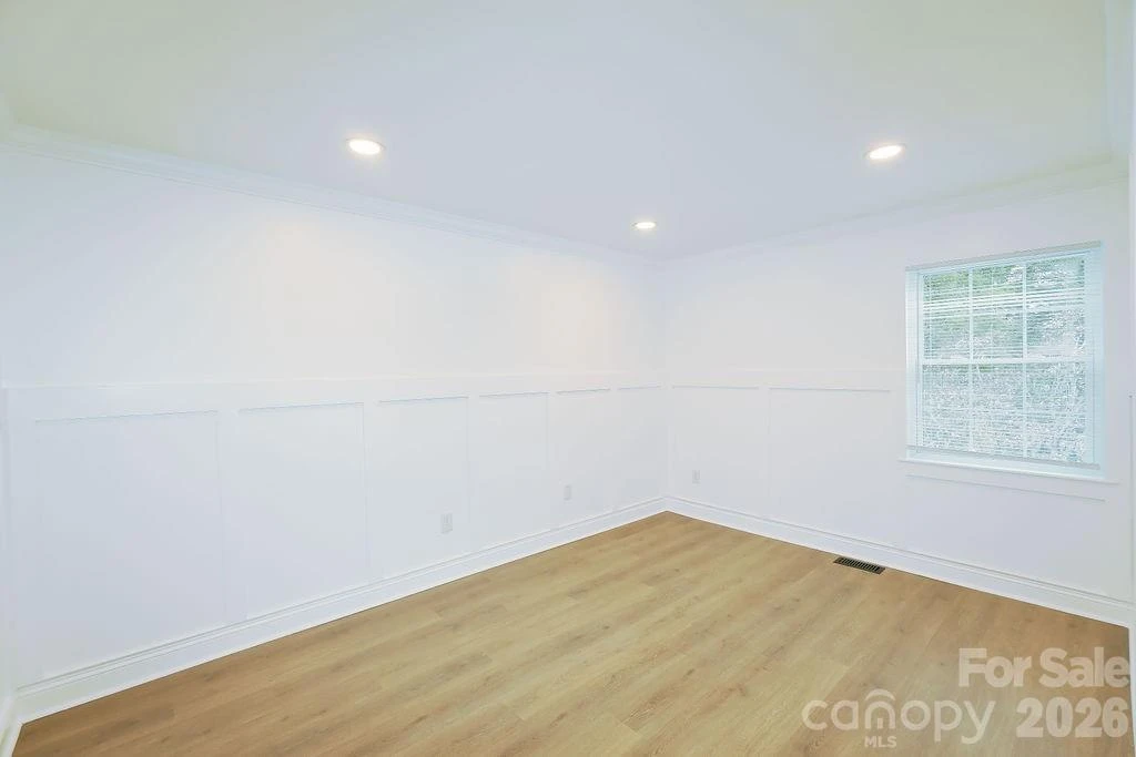 8805 Hunter Ridge Drive - Photo 11