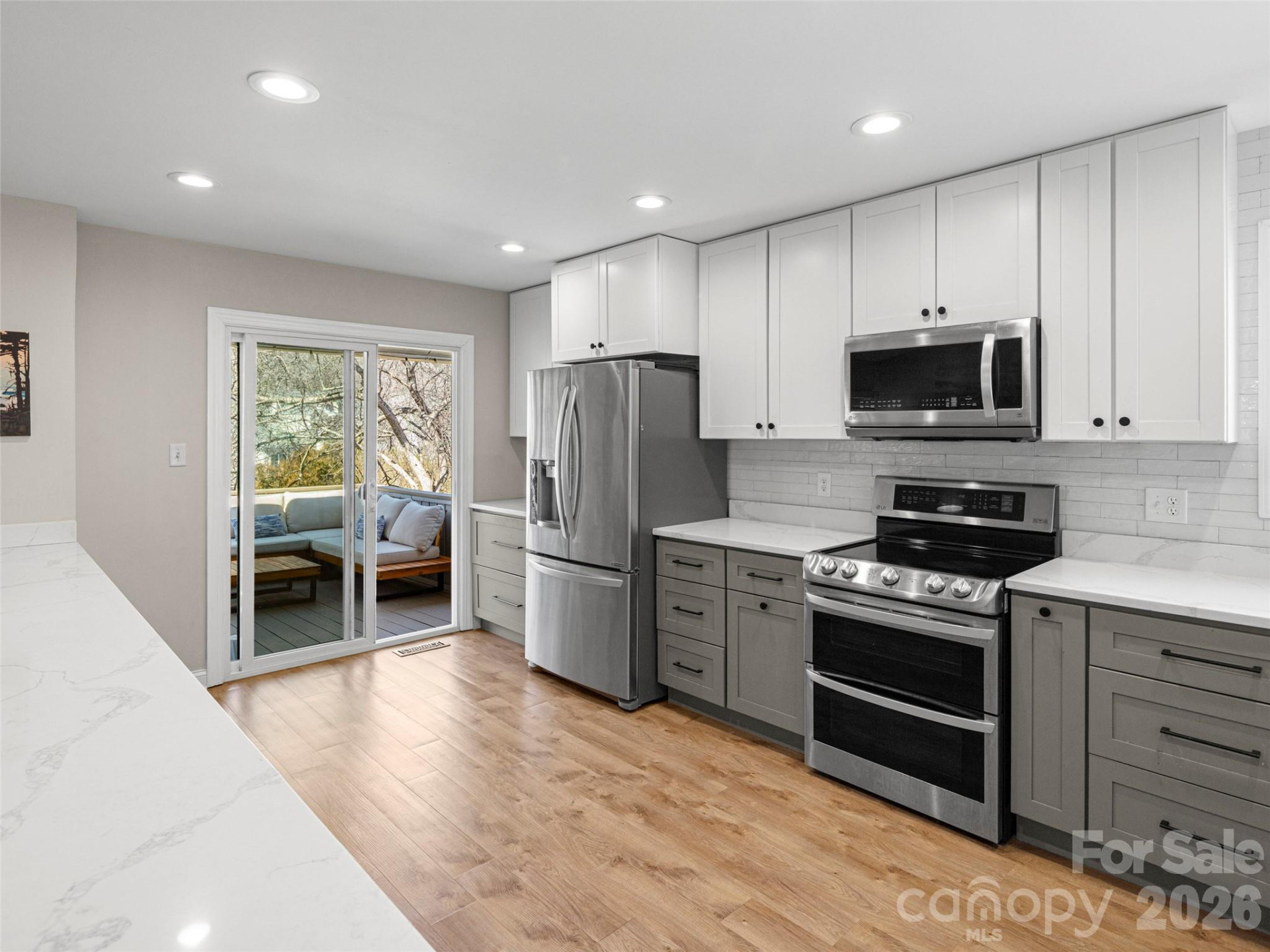 120 Deerlake Drive - Photo 11
