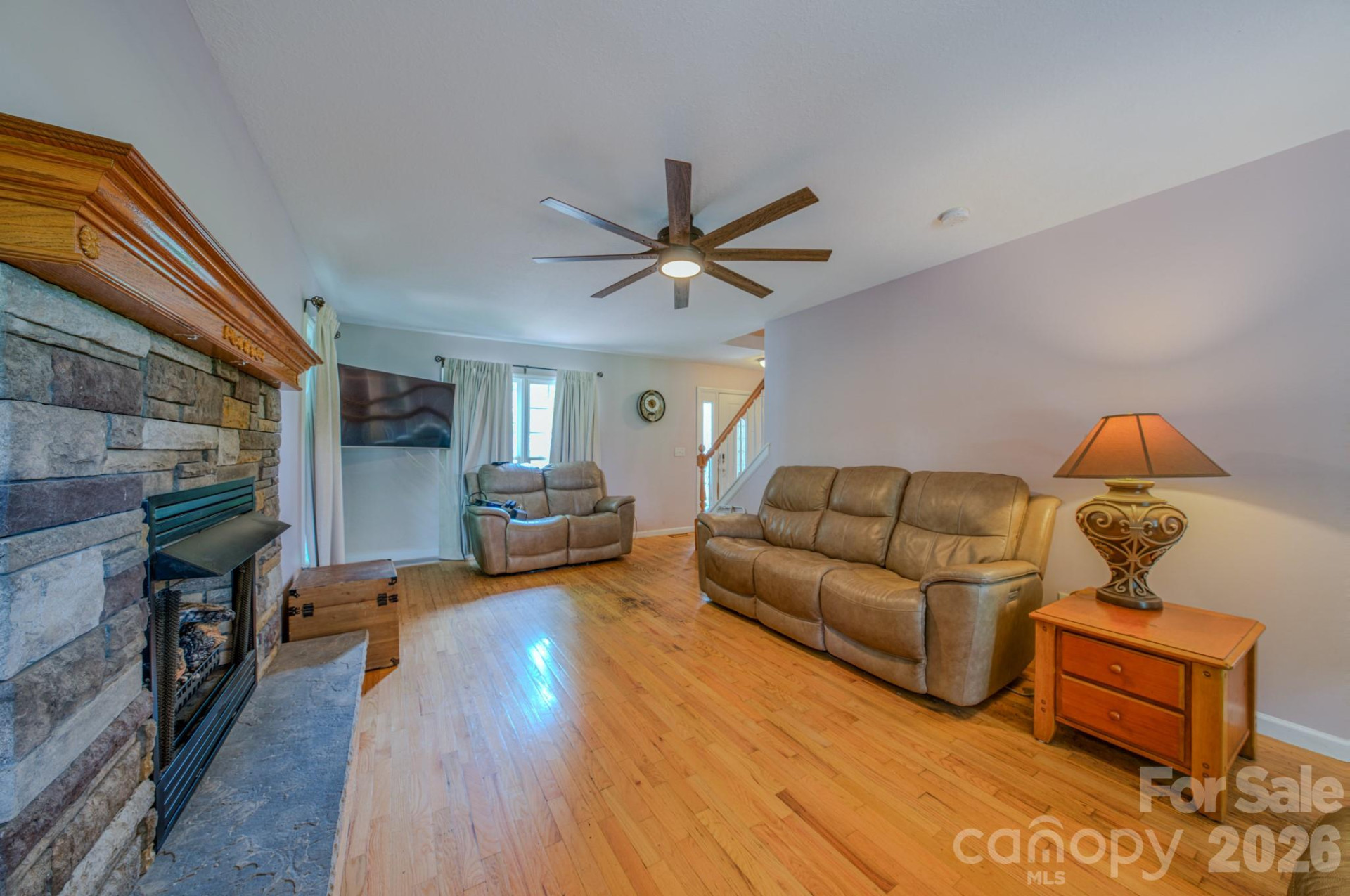 303 Theron Court - Photo 4