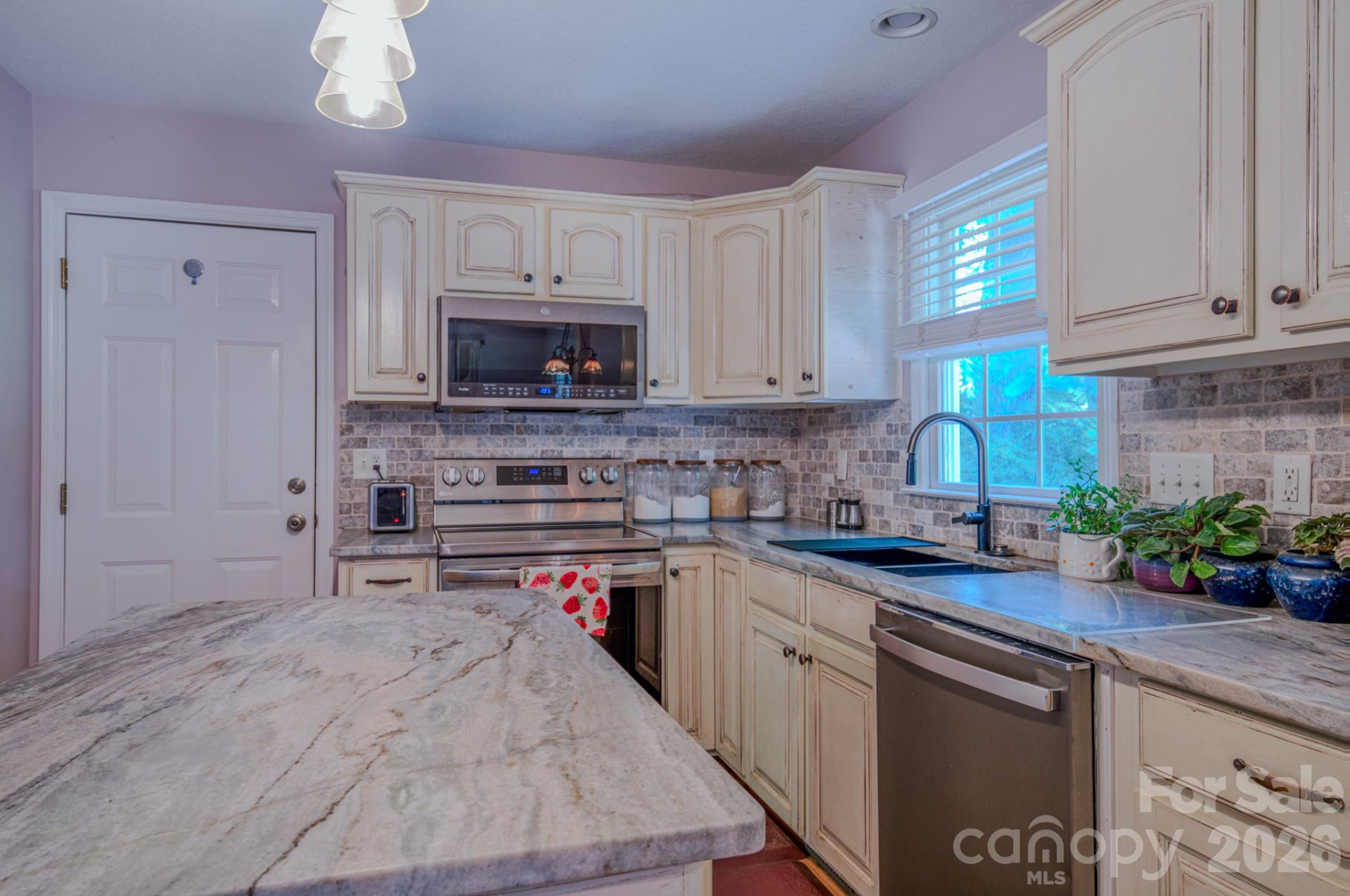 303 Theron Court - Photo 8