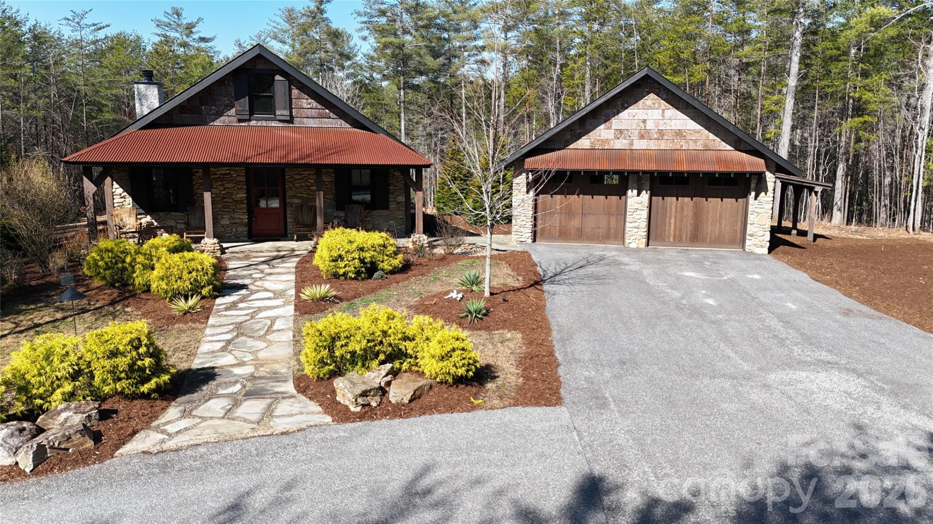 2004 Fergusons Folly Drive - Photo 2