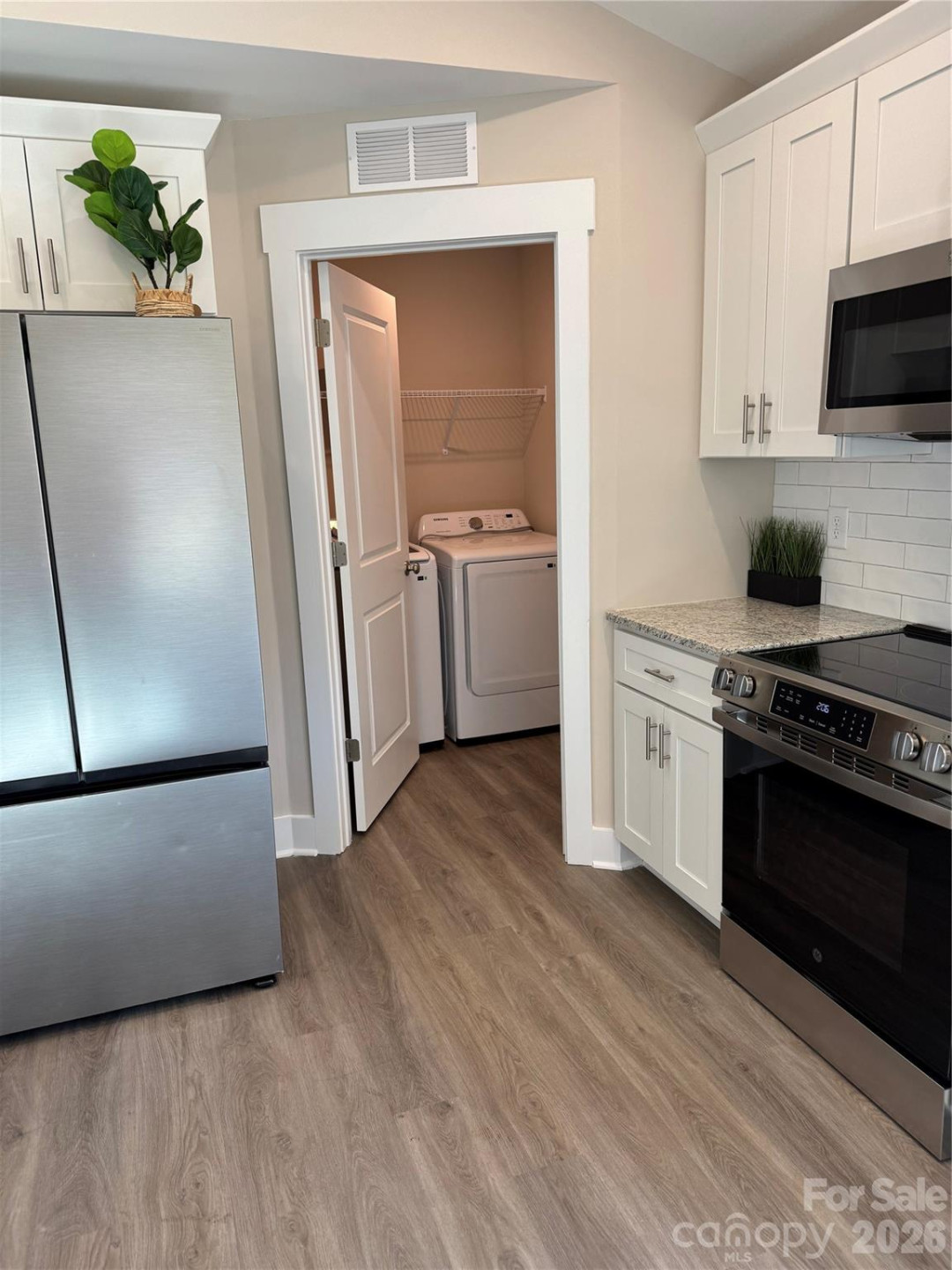 240 Parkland Drive - Photo 5