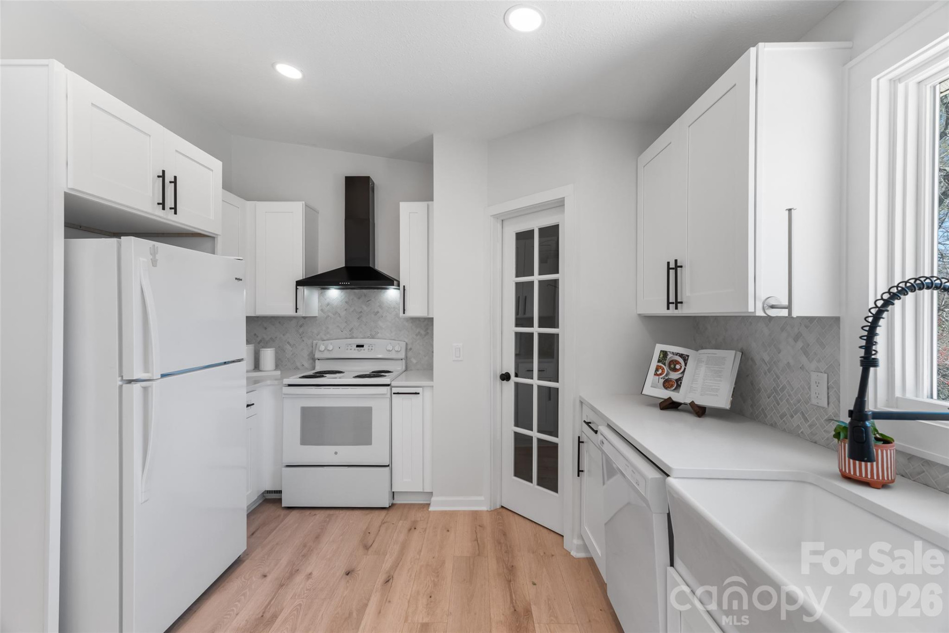 338 Hawthorne Drive - Photo 13