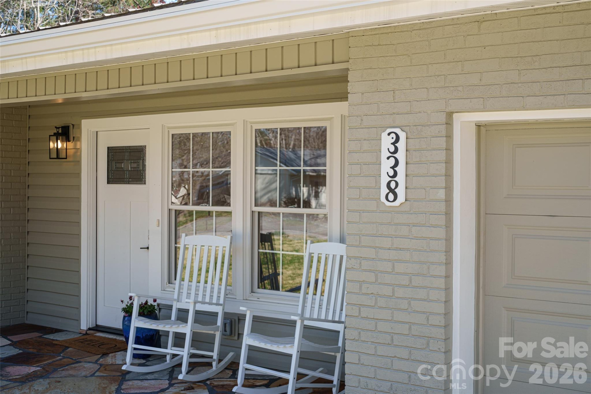 338 Hawthorne Drive - Photo 3