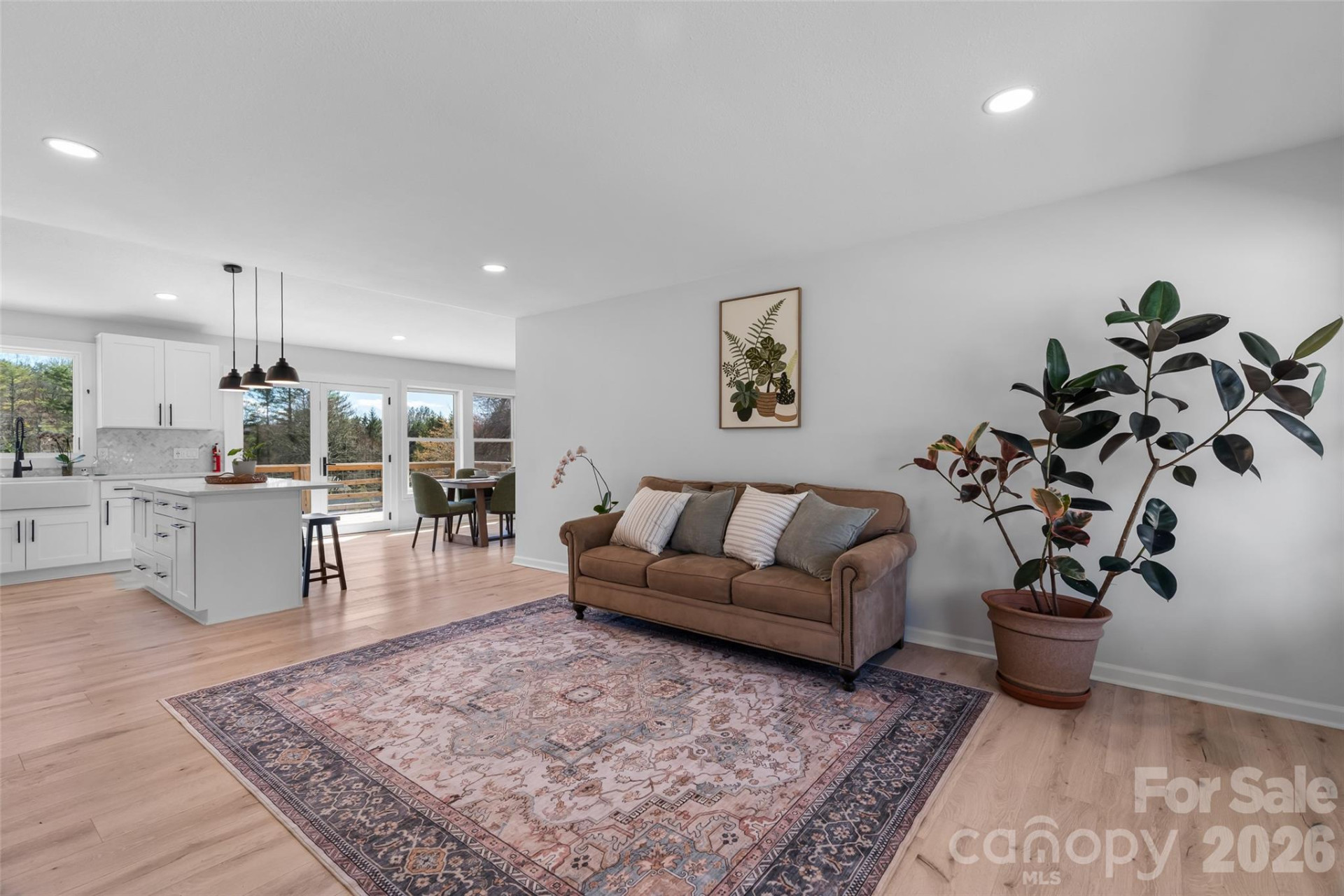 338 Hawthorne Drive - Photo 5