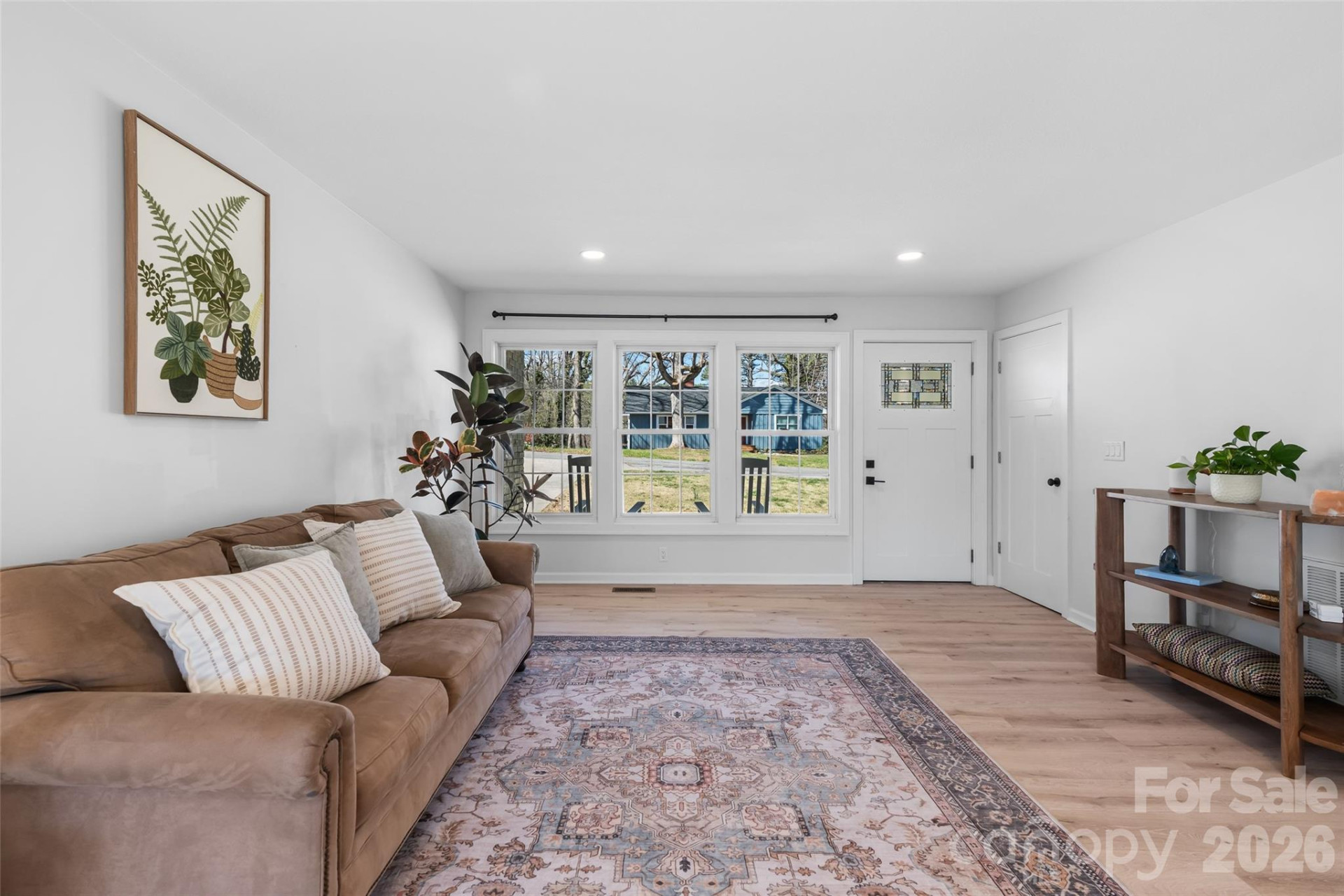 338 Hawthorne Drive - Photo 6