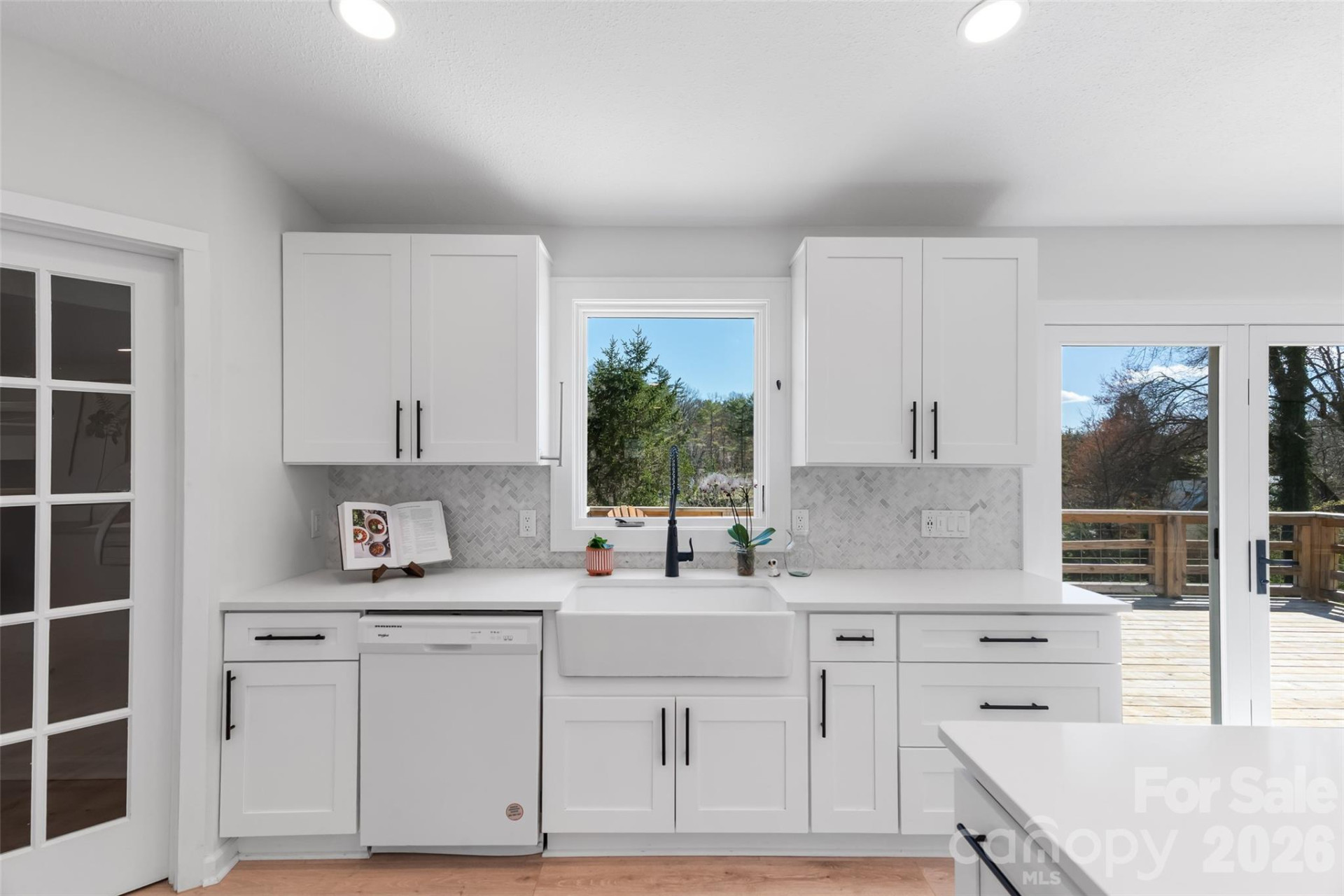 338 Hawthorne Drive - Photo 8