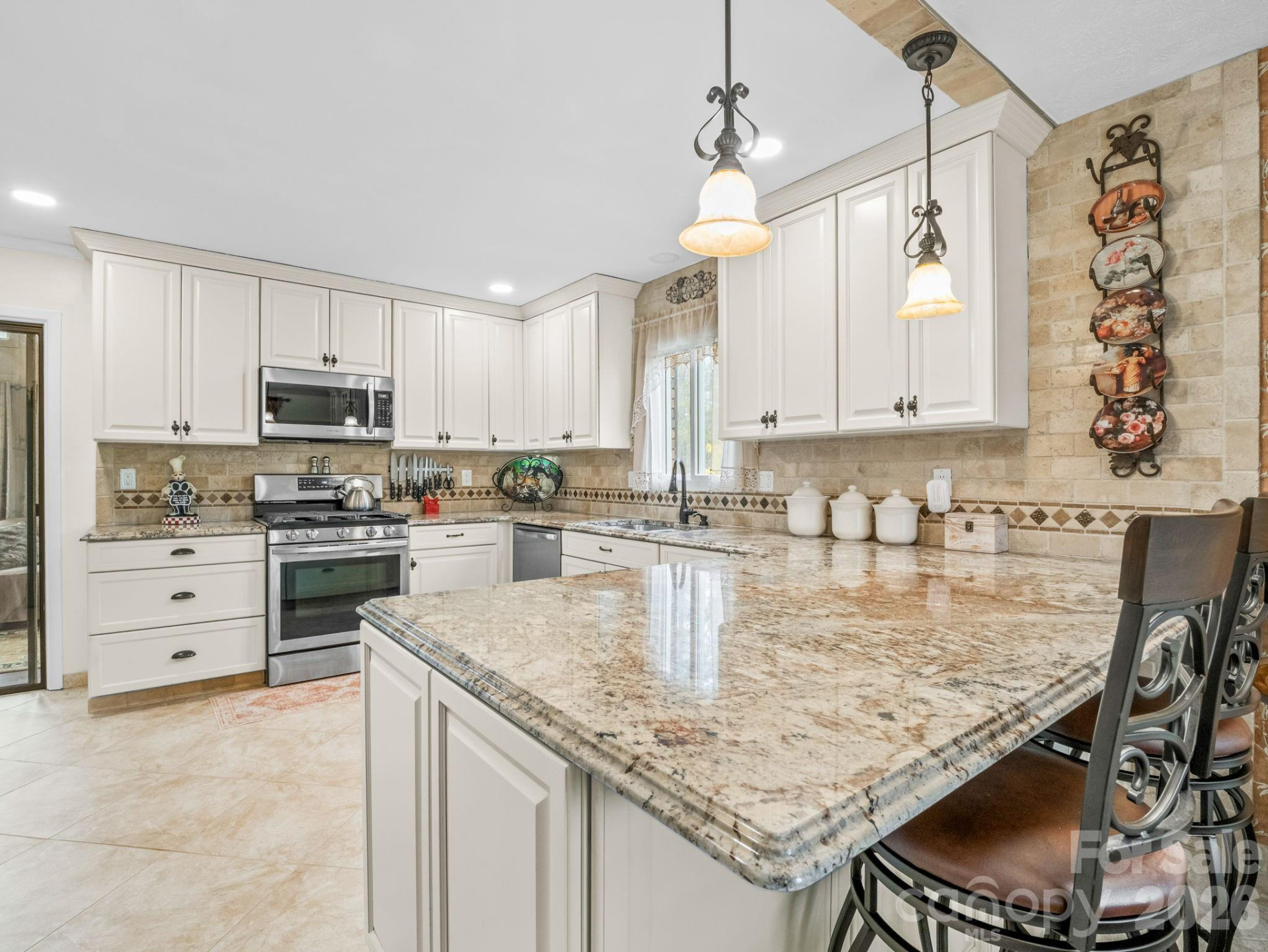 111 Hudson Drive - Photo 2