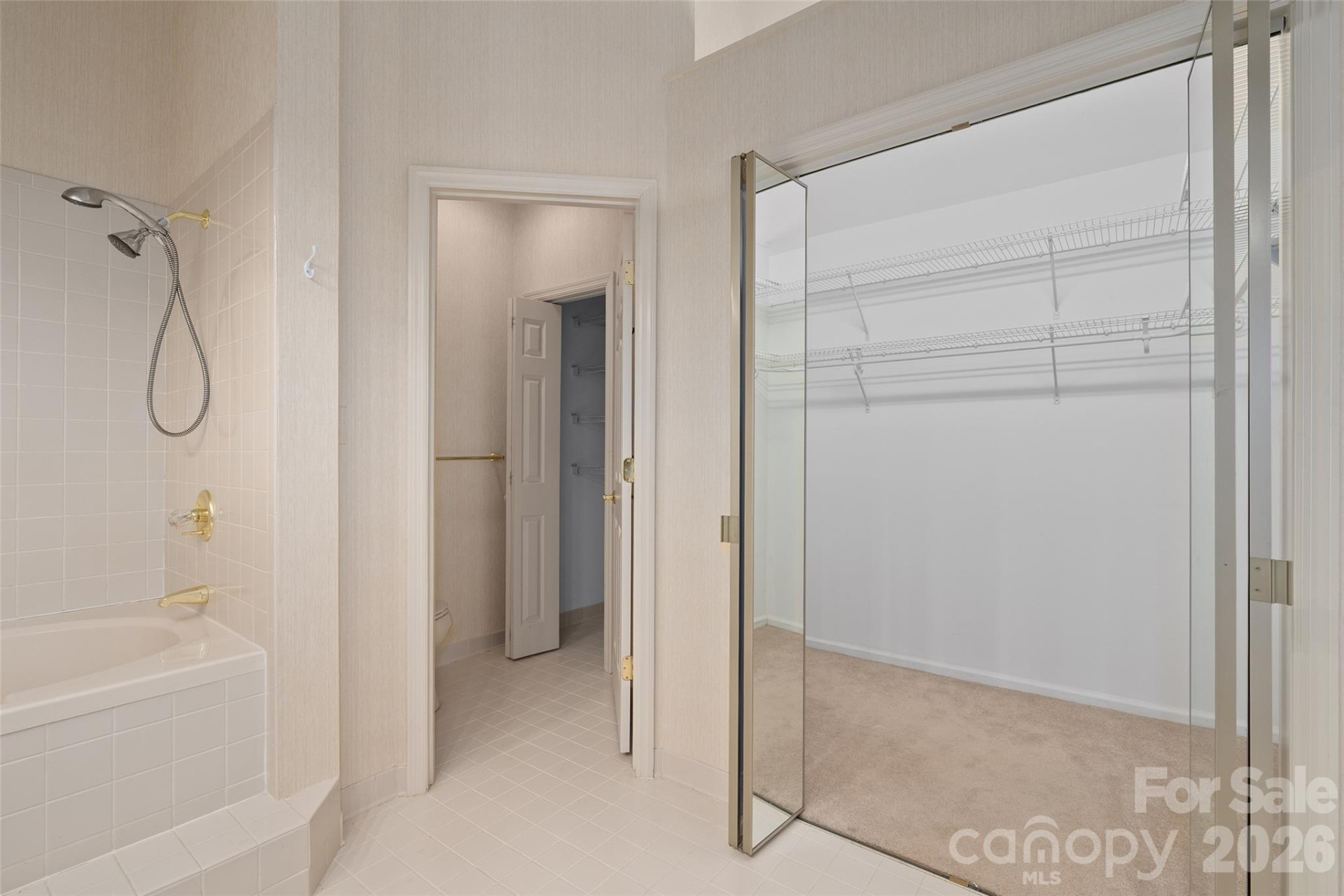 100 Meadowind Court - Photo 17