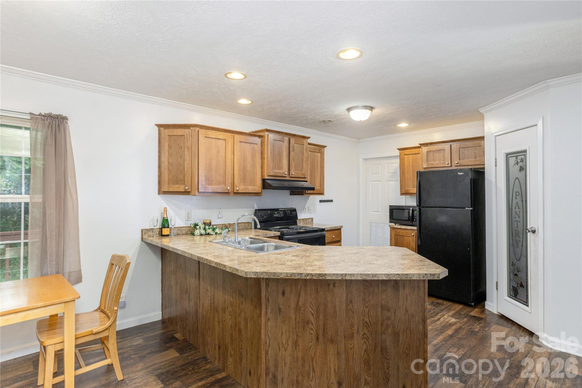 346 Adell Drive - Photo 2