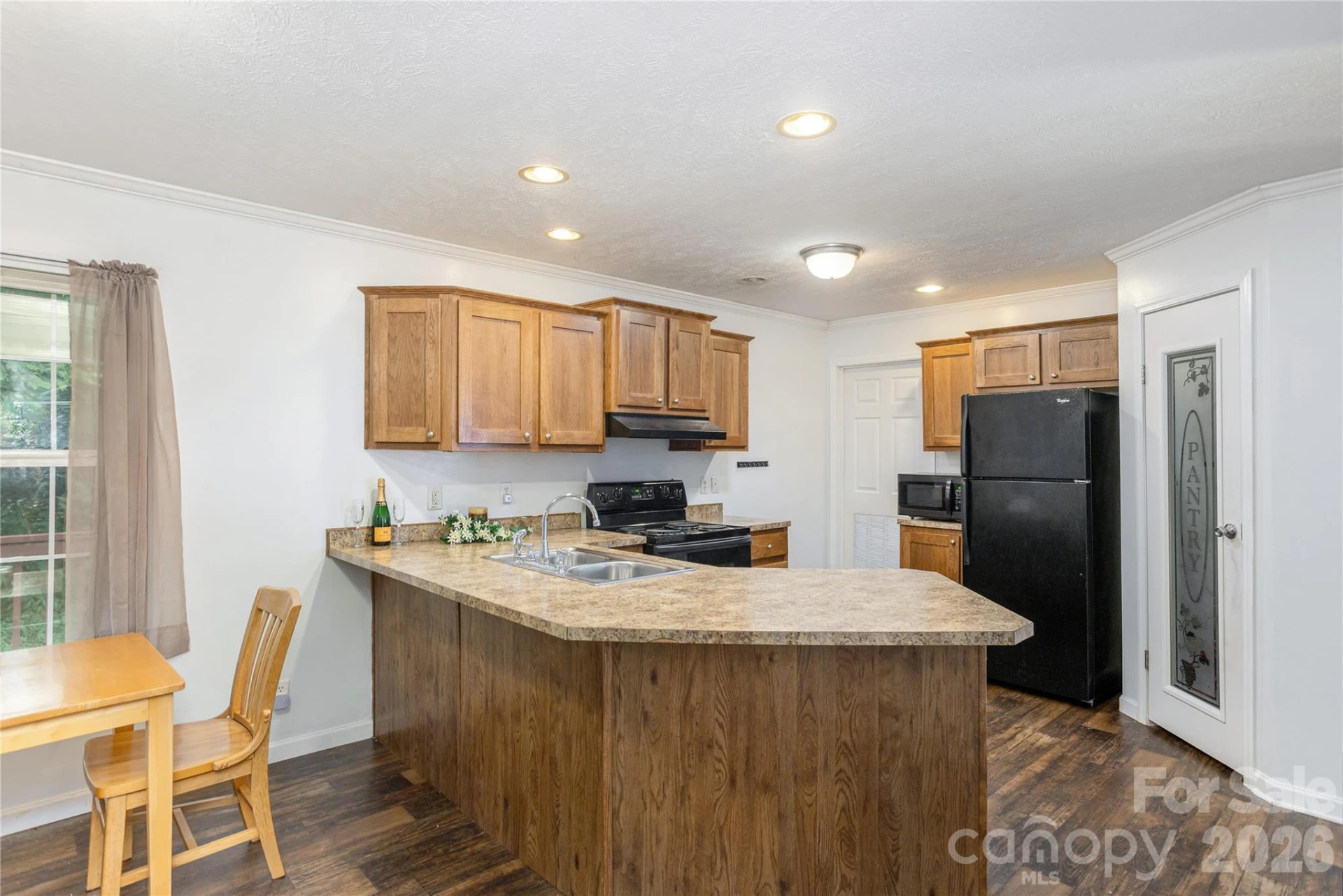 346 Adell Drive - Photo 2