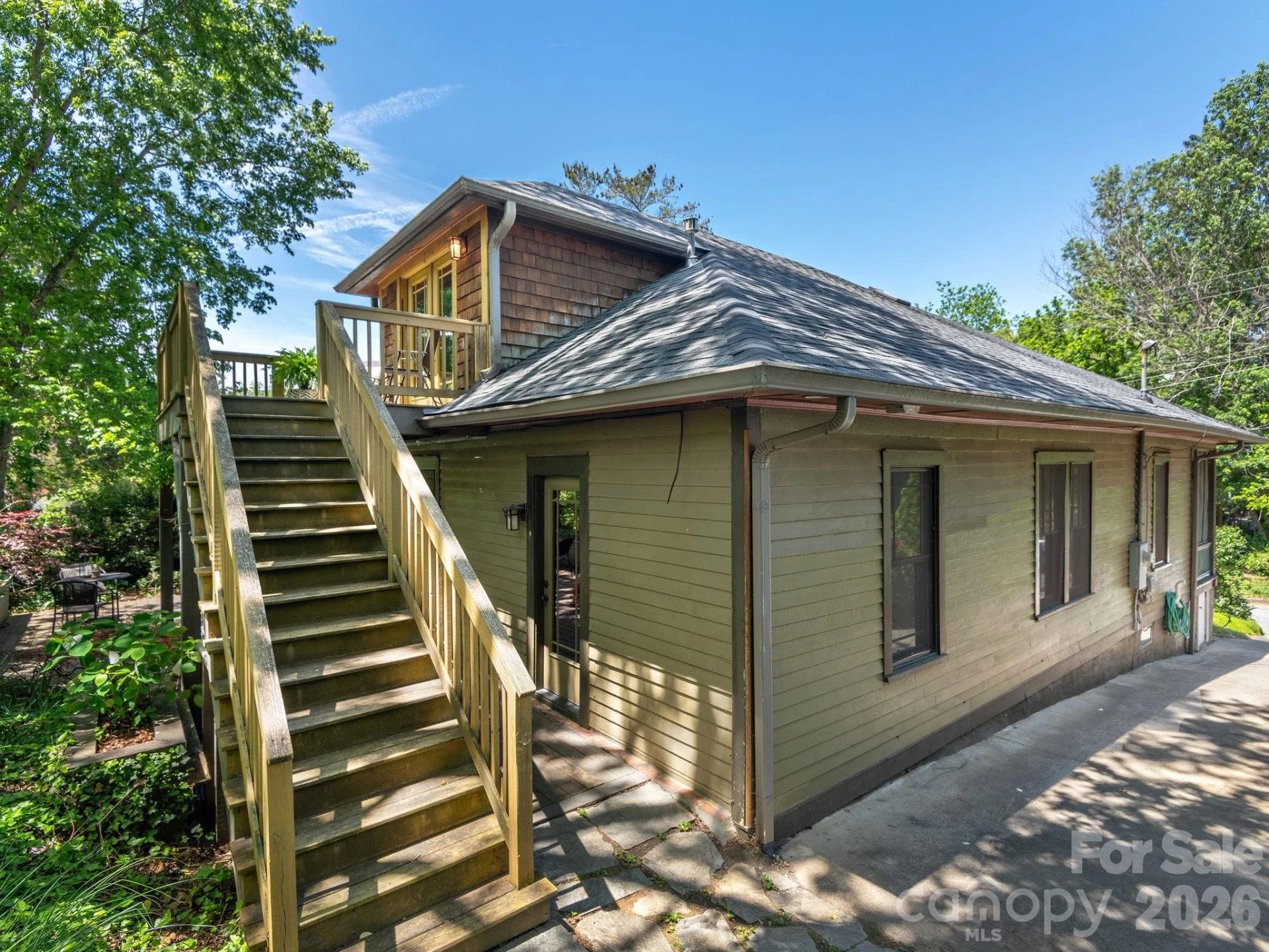 15 Hillside Street - Photo 2