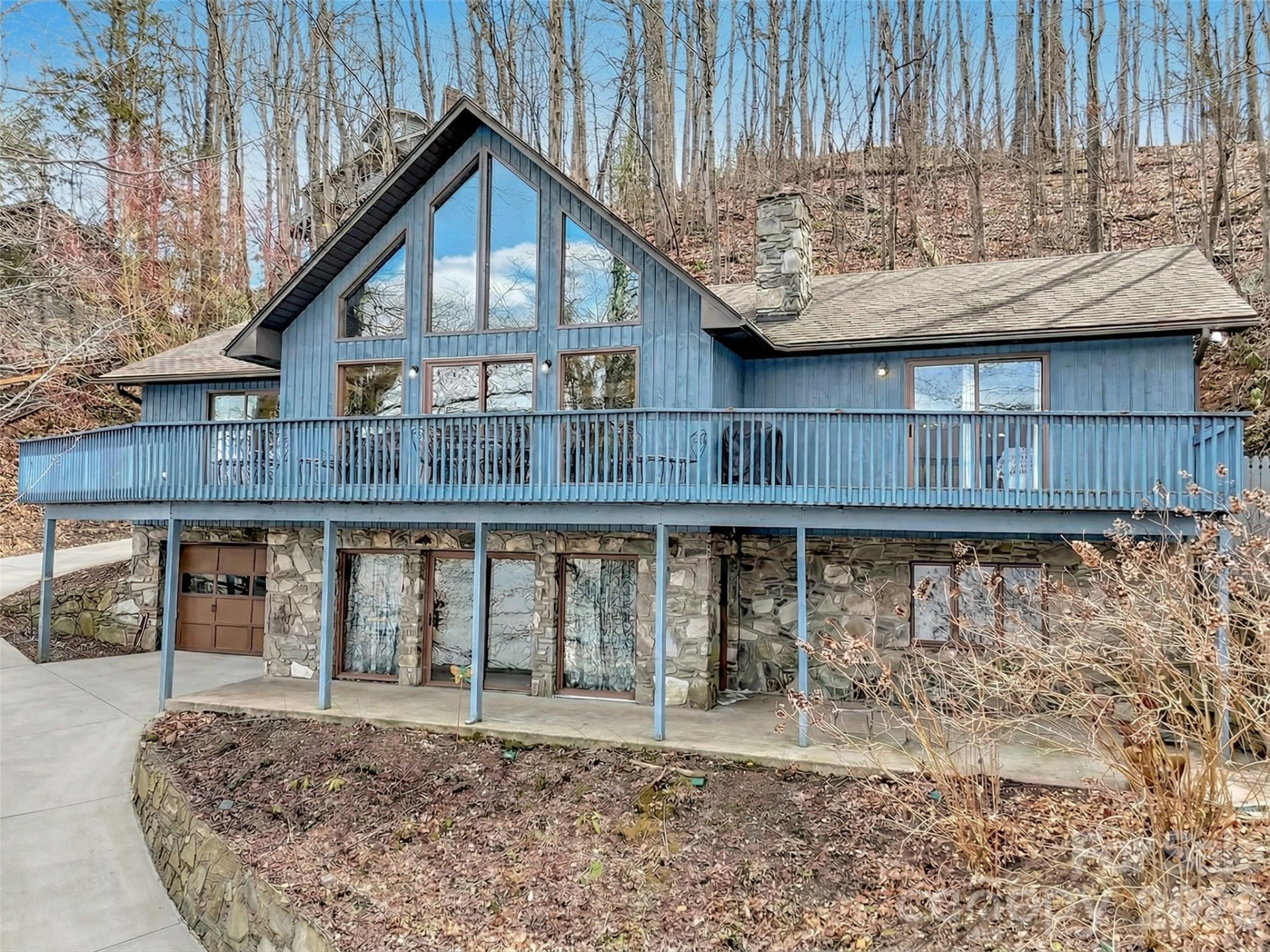 2445 Lakeshore Drive