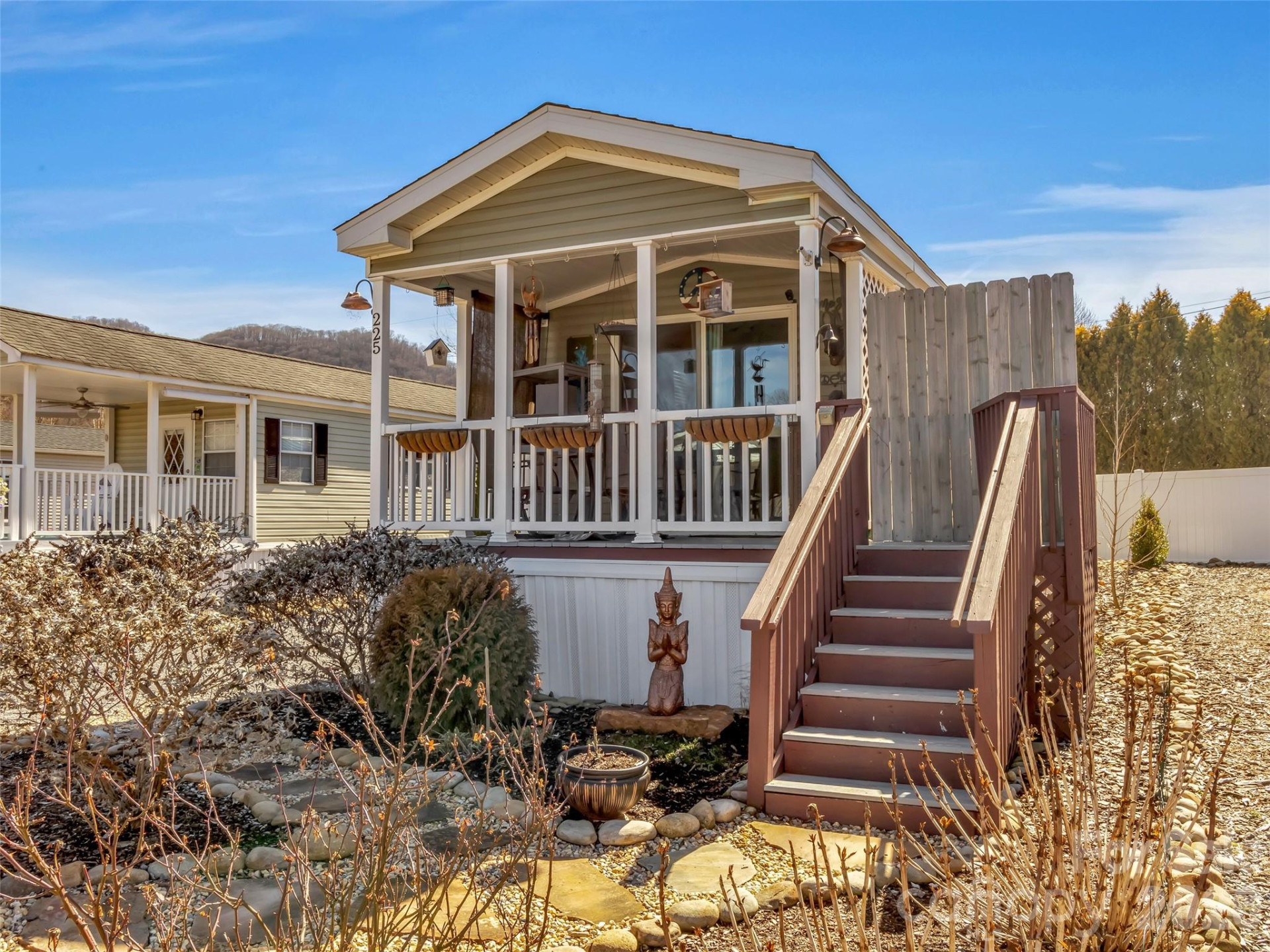 225 Pike Point - Photo 2