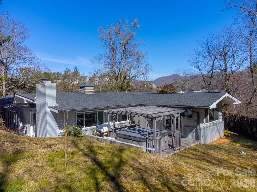240 North Country Club Drive - Photo 2