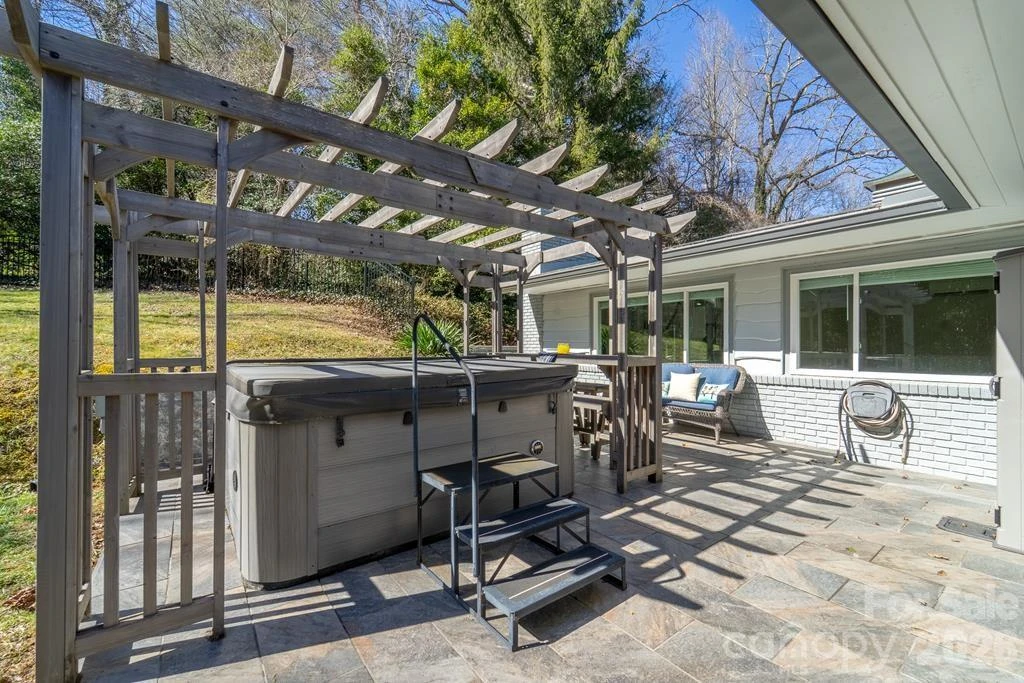 240 North Country Club Drive - Photo 32