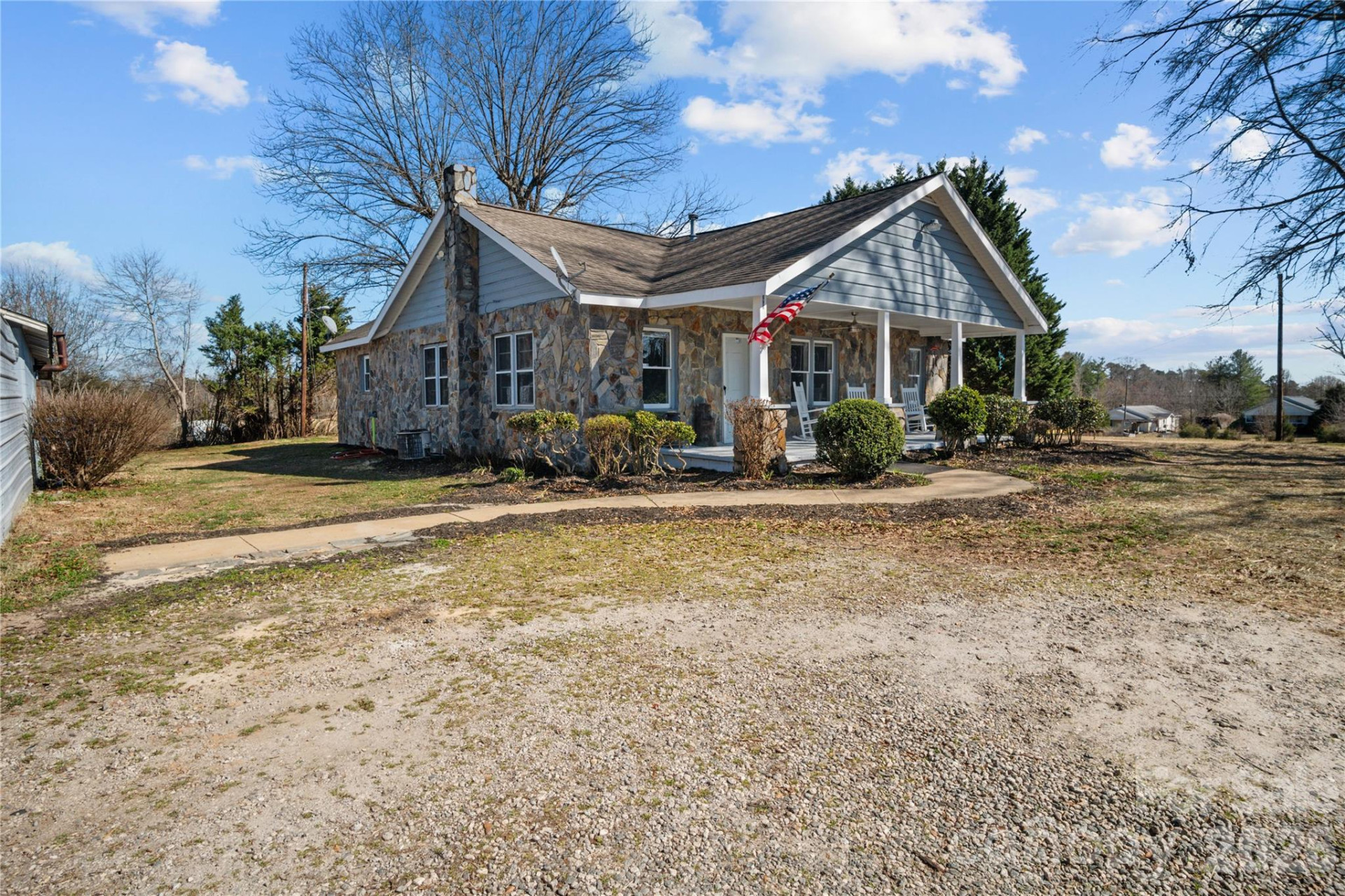 1943 Big Island Road