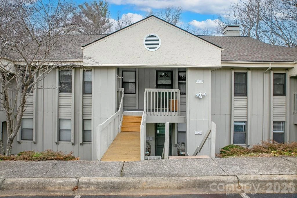 1904 Abbey Circle - Photo 2