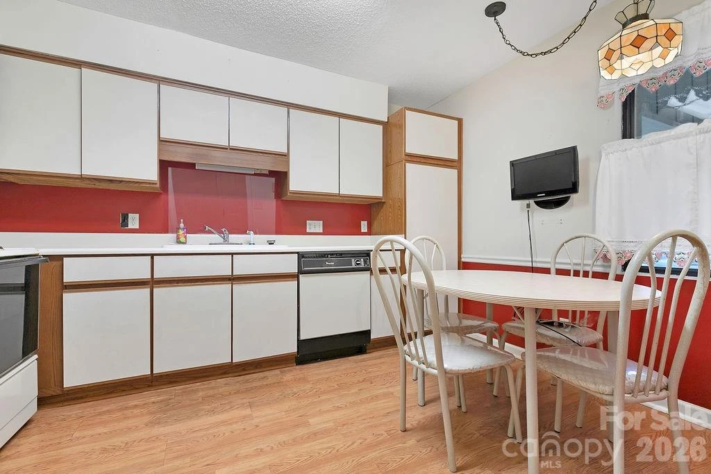 1904 Abbey Circle - Photo 7