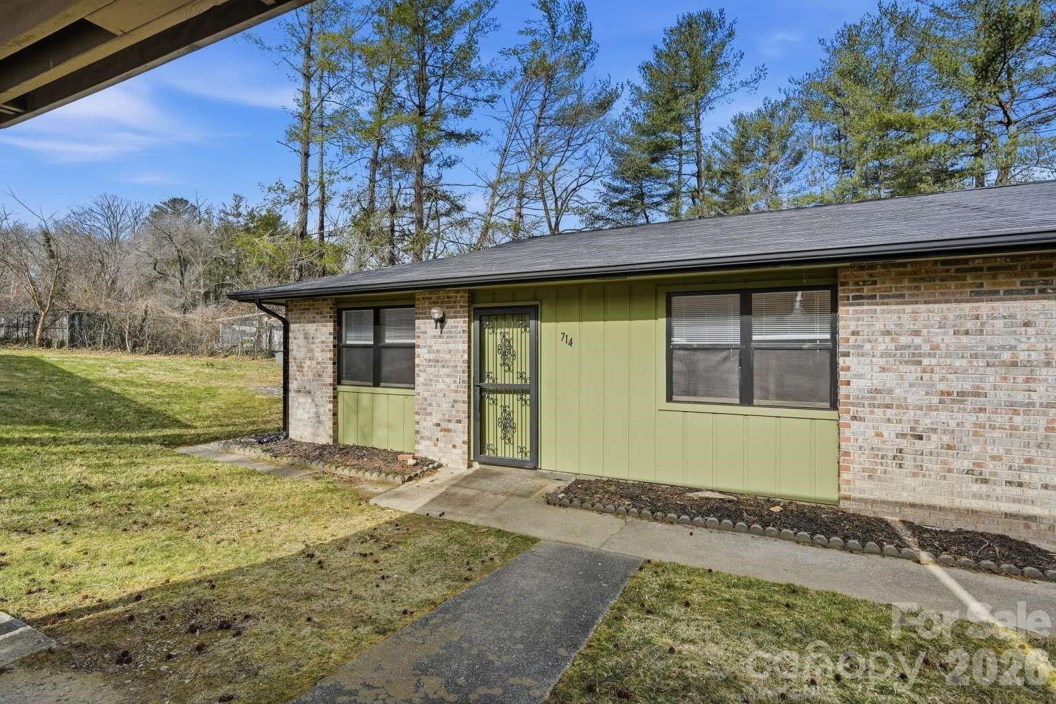 714 Farmington Circle