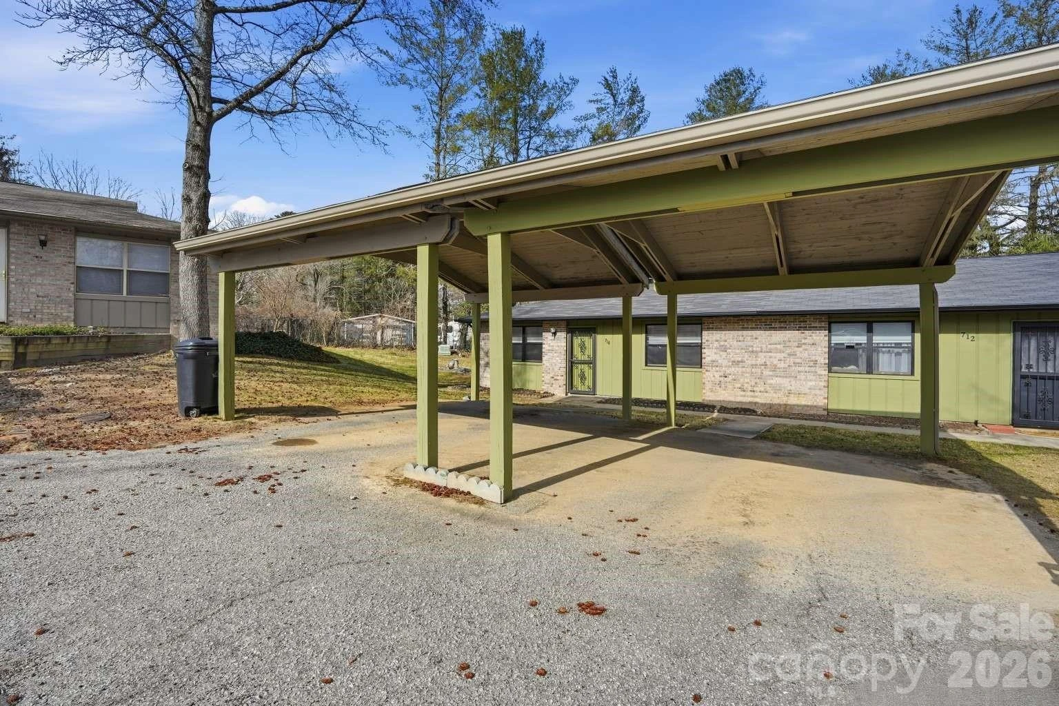 714 Farmington Circle - Photo 2