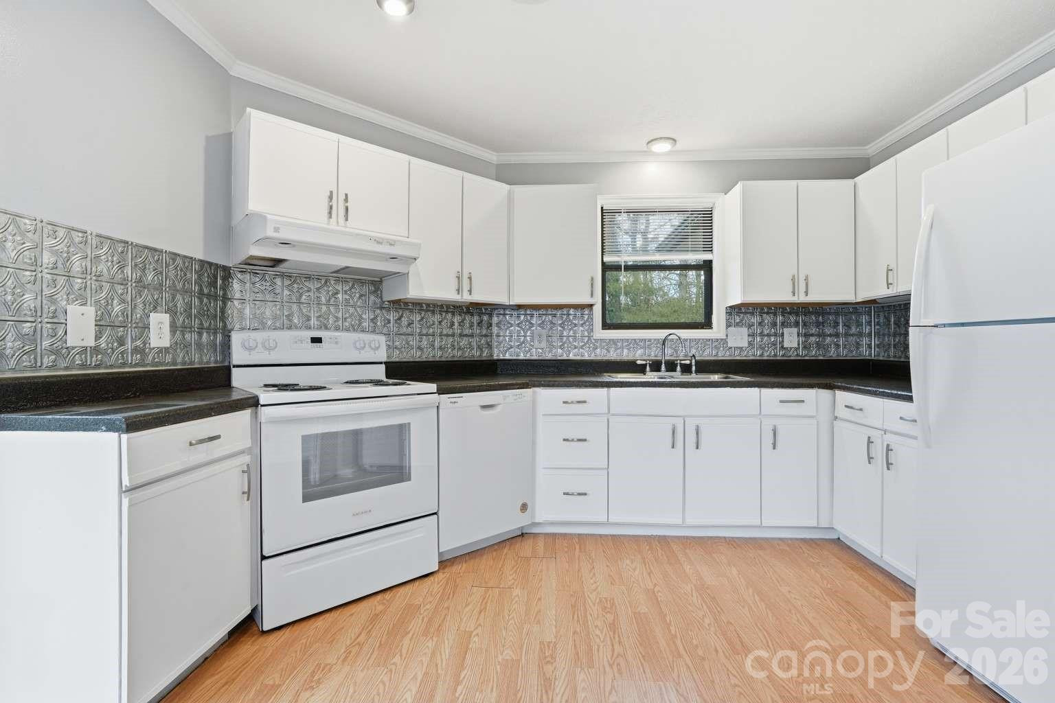 714 Farmington Circle - Photo 11