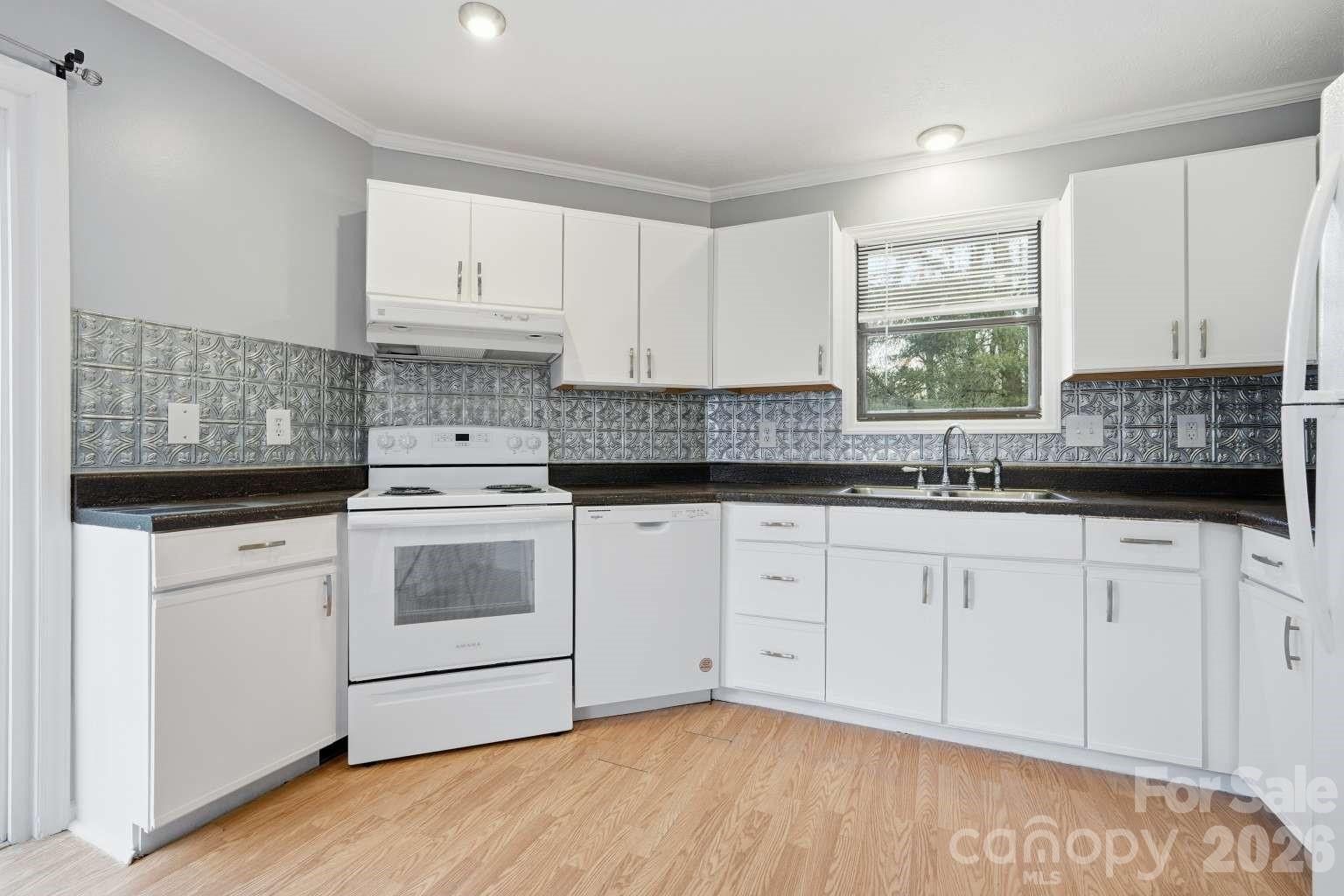 714 Farmington Circle - Photo 12