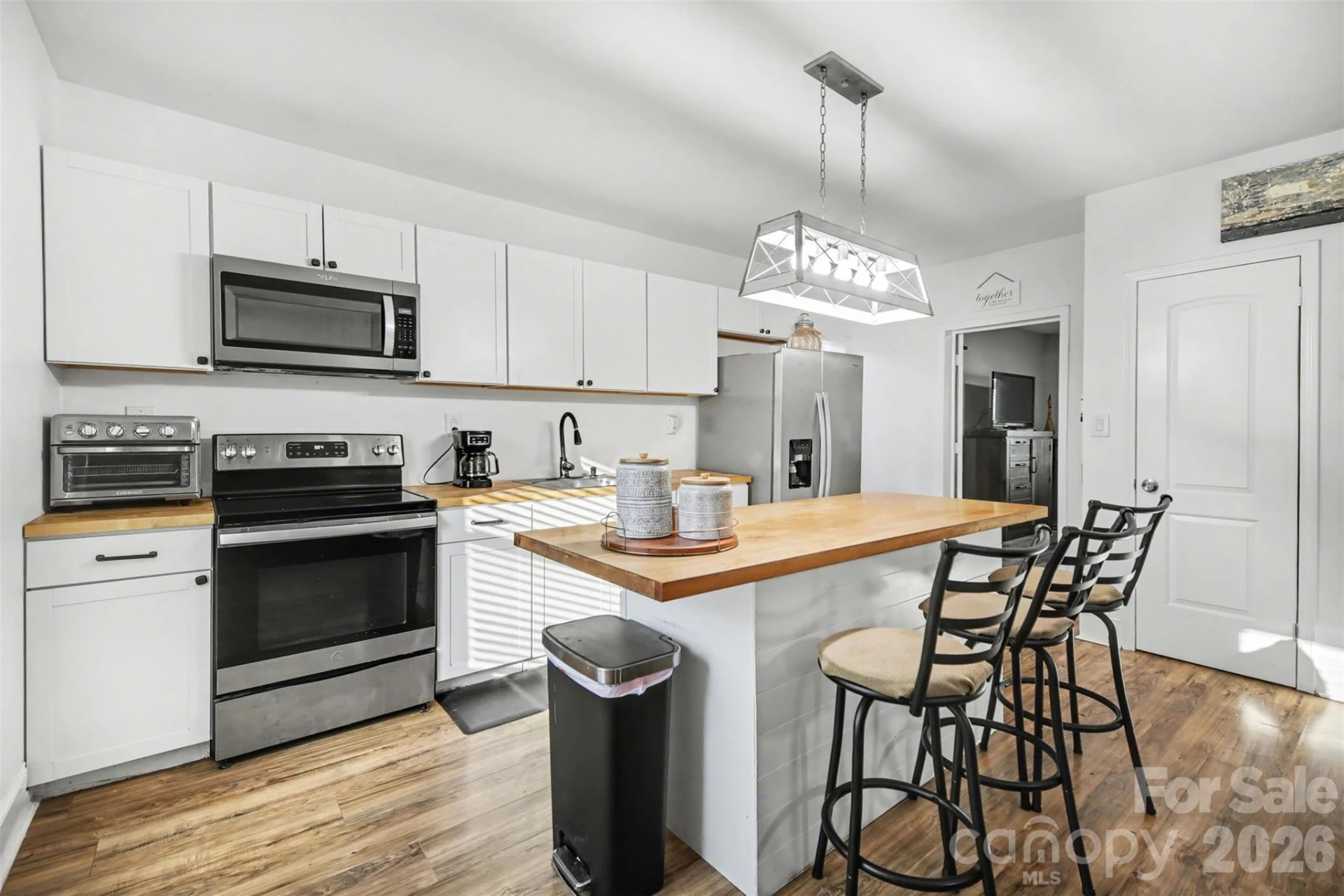 918 8th Street - Photo 4