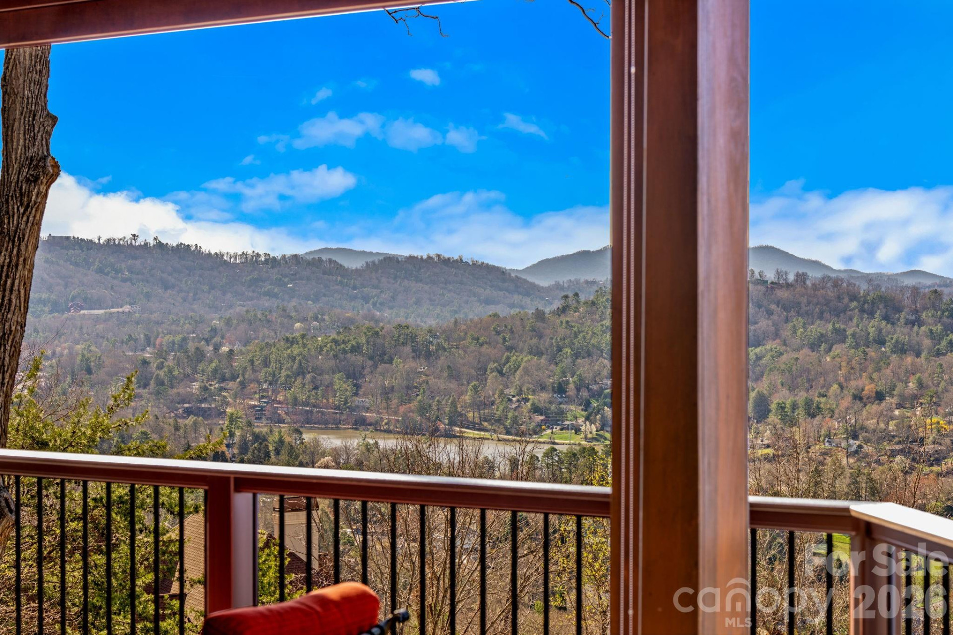 29 South Point Drive - Photo 16