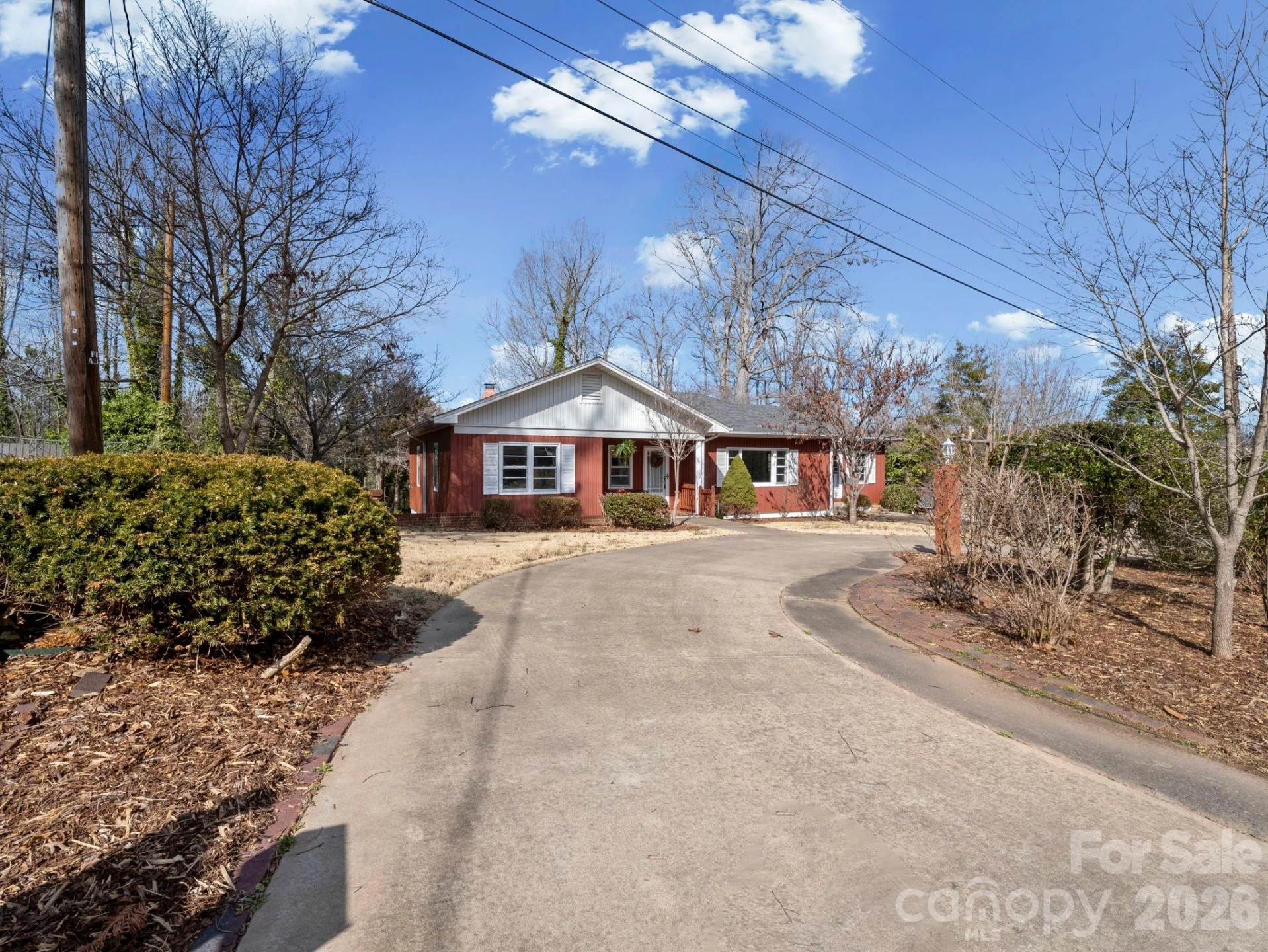 204 Fernwood Drive - Photo 2
