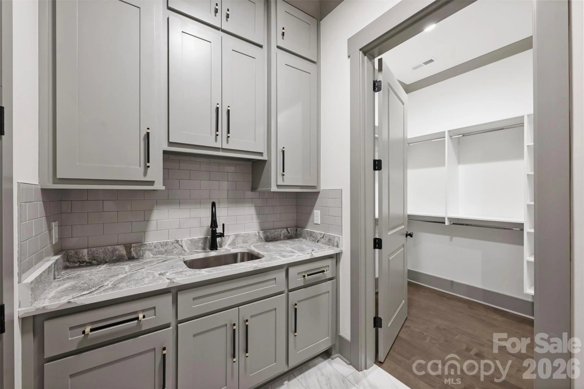 8159 Fairview Road - Photo 30