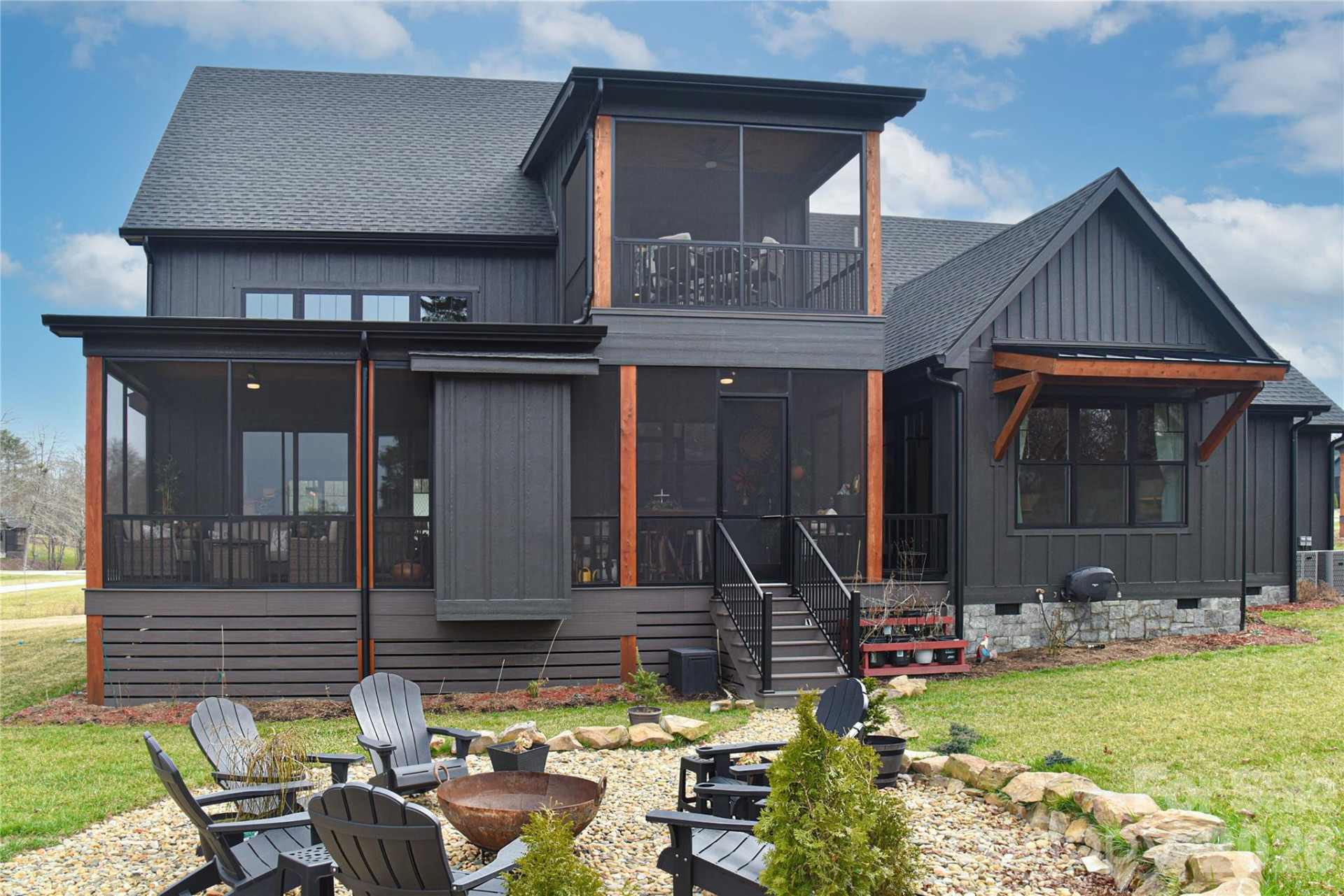 138 Mavrick Drive - Photo 3