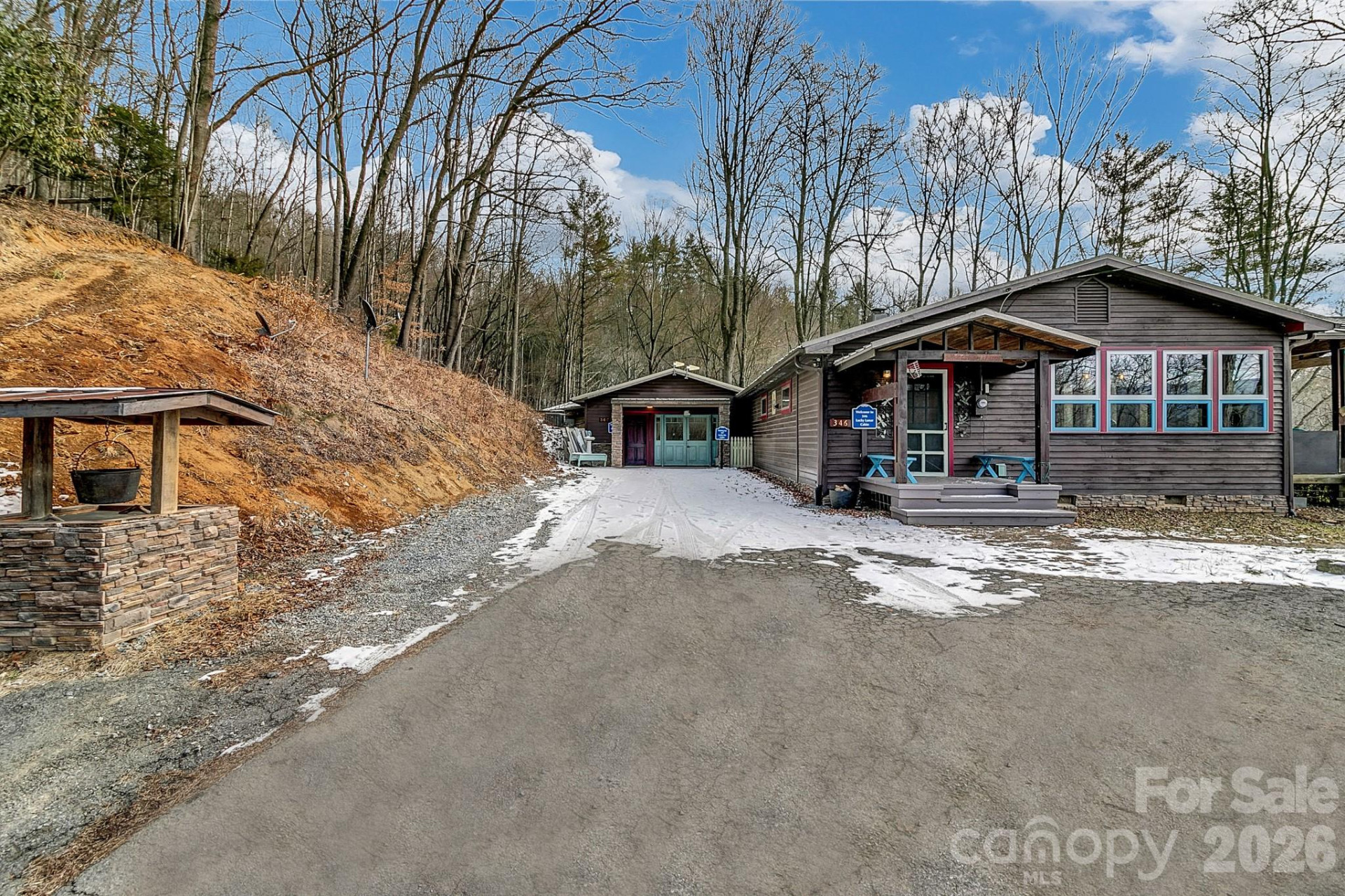 346 Lucky Lane - Photo 2