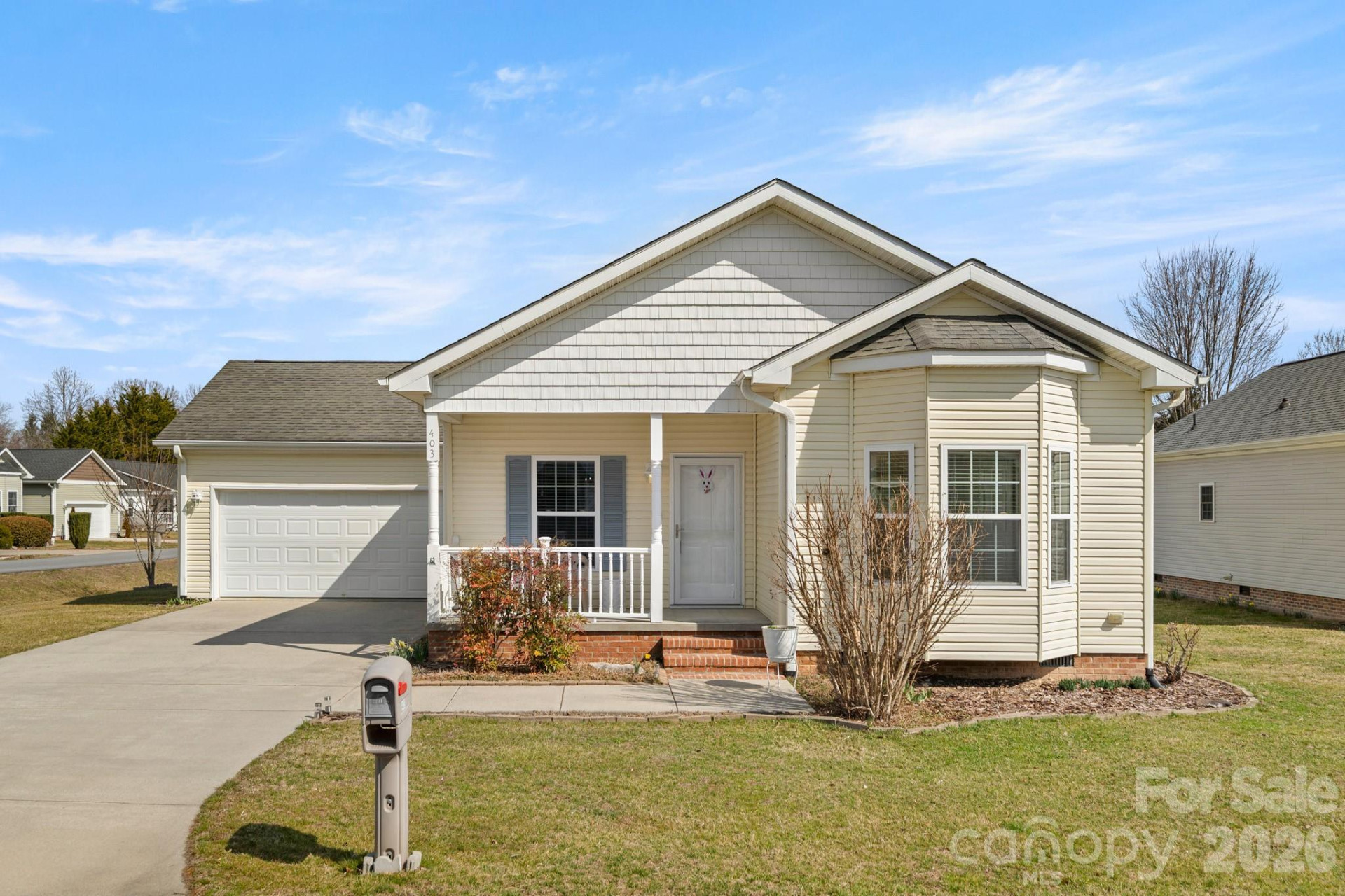 403 Sassafras Drive - Photo 2