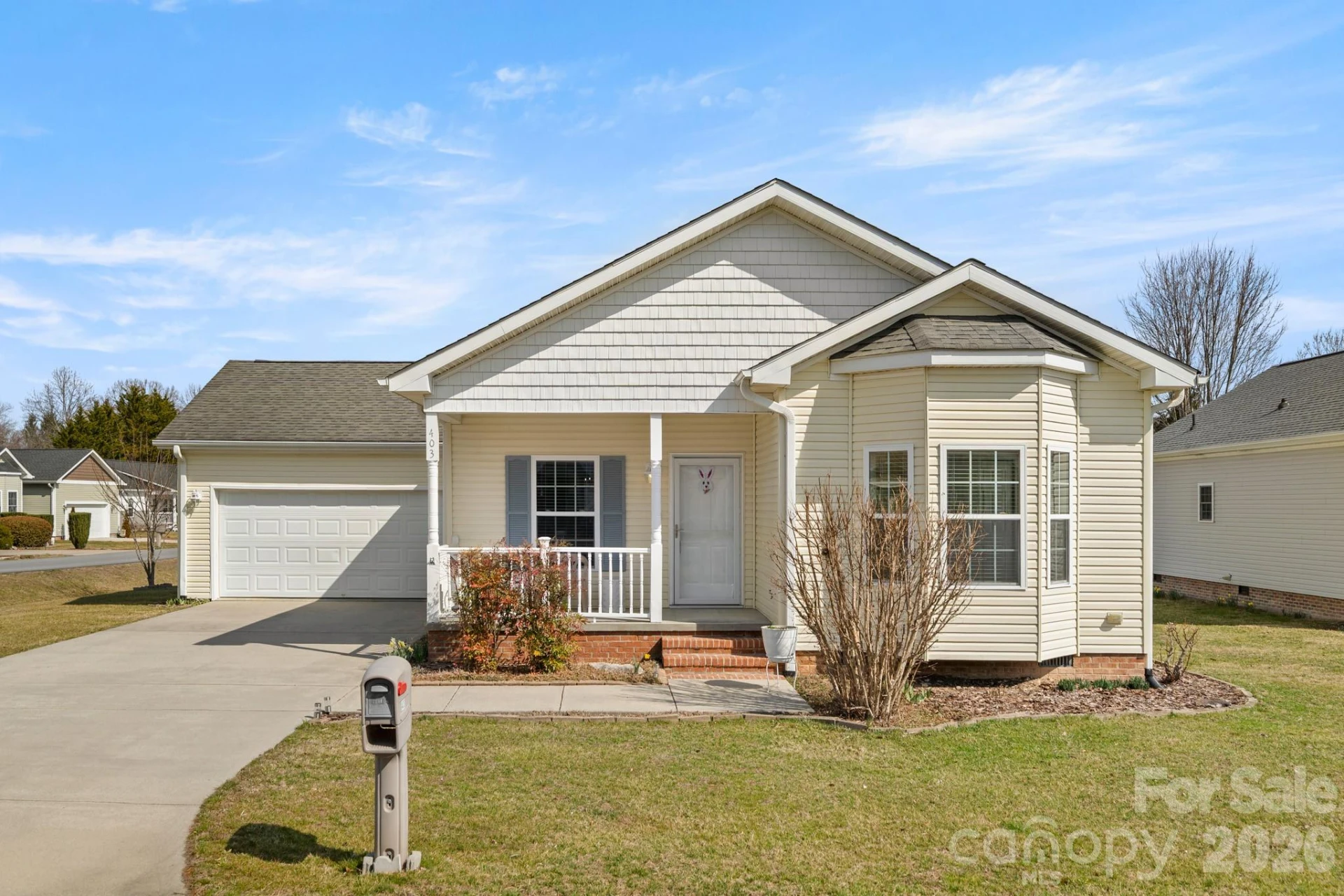 403 Sassafras Drive - Photo 2