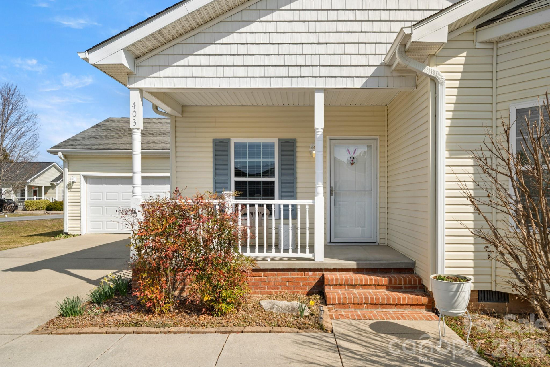 403 Sassafras Drive - Photo 4